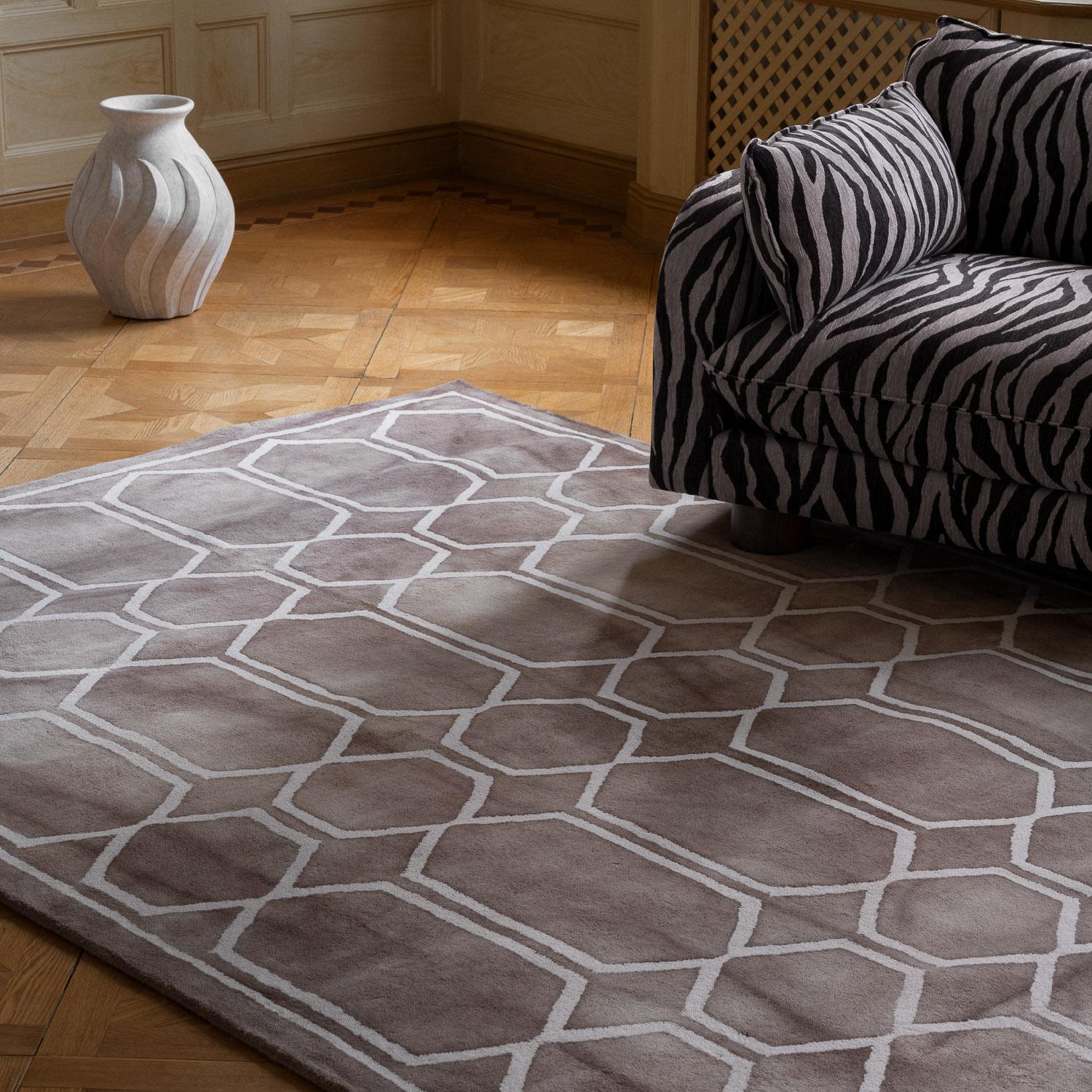 https://a.1stdibscdn.com/miles-love-seat-zebra-for-sale-picture-7/f_58912/f_442129121771245989646/DUSTY_DECO38328_master.jpg