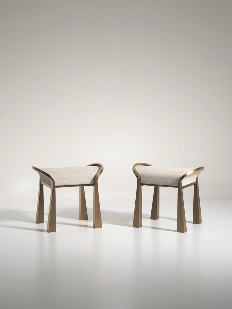 https://a.1stdibscdn.com/pair-of-velvet-upholstered-stools-with-sculptural-brass-legs-by-ry-augousti-for-sale-picture-11/f_45491/f_406489021721118808246/DY66_BRG_D1_GRP_X_master.jpg?width=768