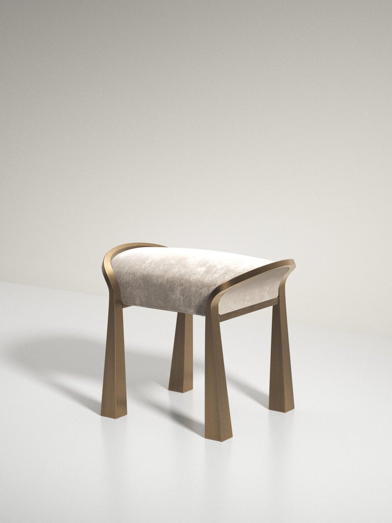 https://a.1stdibscdn.com/pair-of-velvet-upholstered-stools-with-sculptural-brass-legs-by-ry-augousti-for-sale-picture-2/f_45491/f_406489021721119261810/DY66_BRG_VL00002_master.jpg?width=768