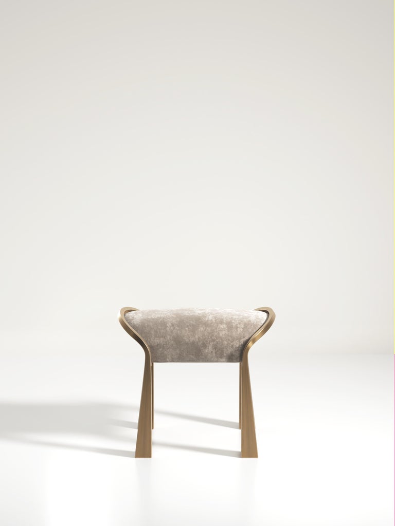 https://a.1stdibscdn.com/pair-of-shagreen-inlaid-stools-with-sculptural-brass-legs-by-ry-augousti-for-sale-picture-5/f_45491/f_406513321721125564956/DY66_BRG_VL00005_master.jpg?width=768