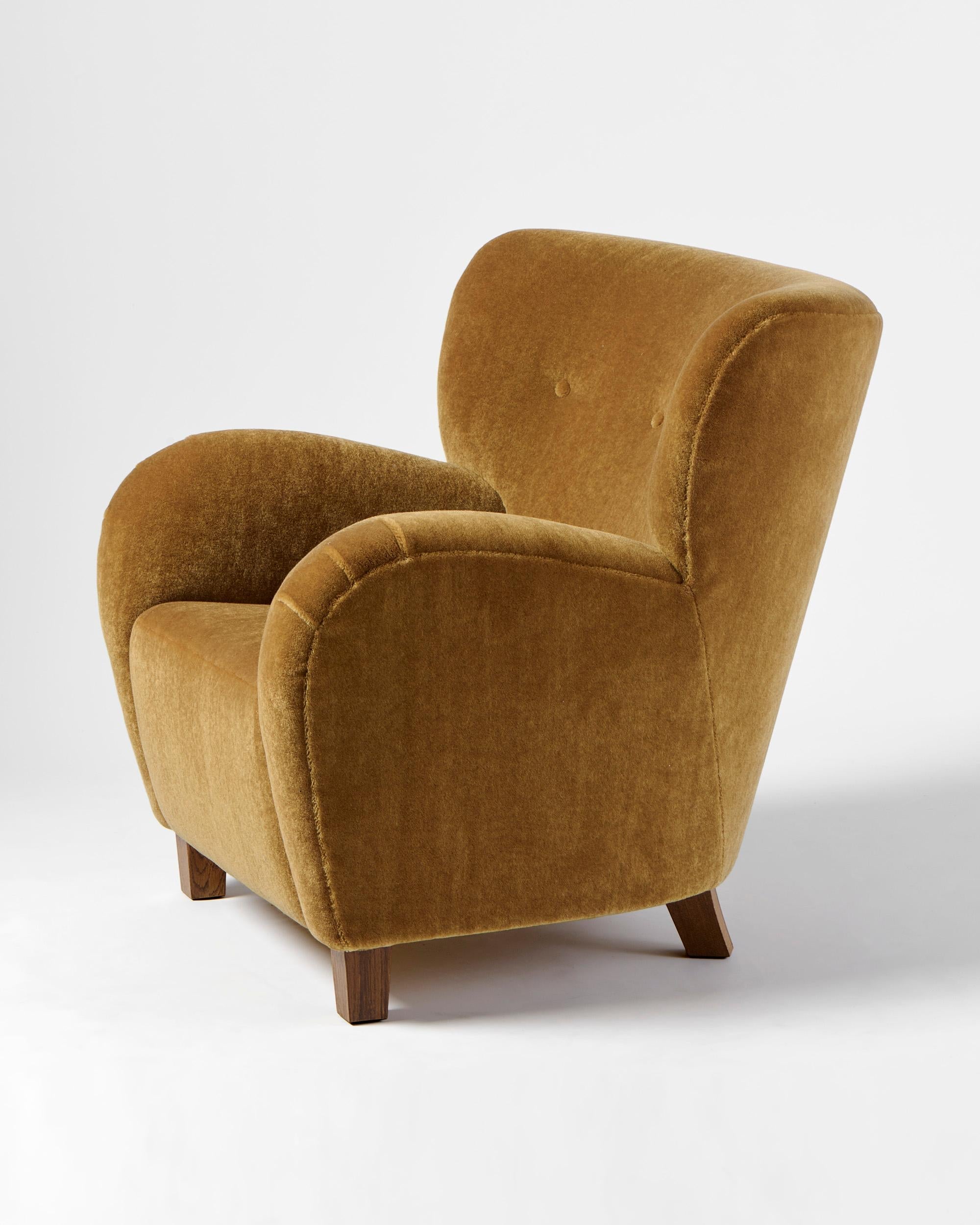 https://a.1stdibscdn.com/custom-made-mohair-velvet-karu-armchair-for-sale-picture-4/f_13332/f_449817921747072377260/Dagmar_Karu_Chair_Teddy_Mustard13155_r1_crop_2000x2500px_copy_master.jpg