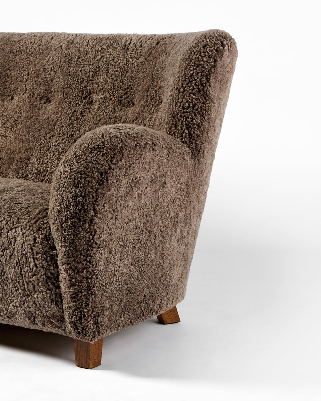 https://a.1stdibscdn.com/custom-made-sheepskin-karu-sofa-by-dagmar-for-sale-picture-8/f_13332/f_449831521747076193220/Dagmar_Karu_Sheepskin_Sofa_Sahara13147_r1_crop_2000x2500px_copy_master.jpg