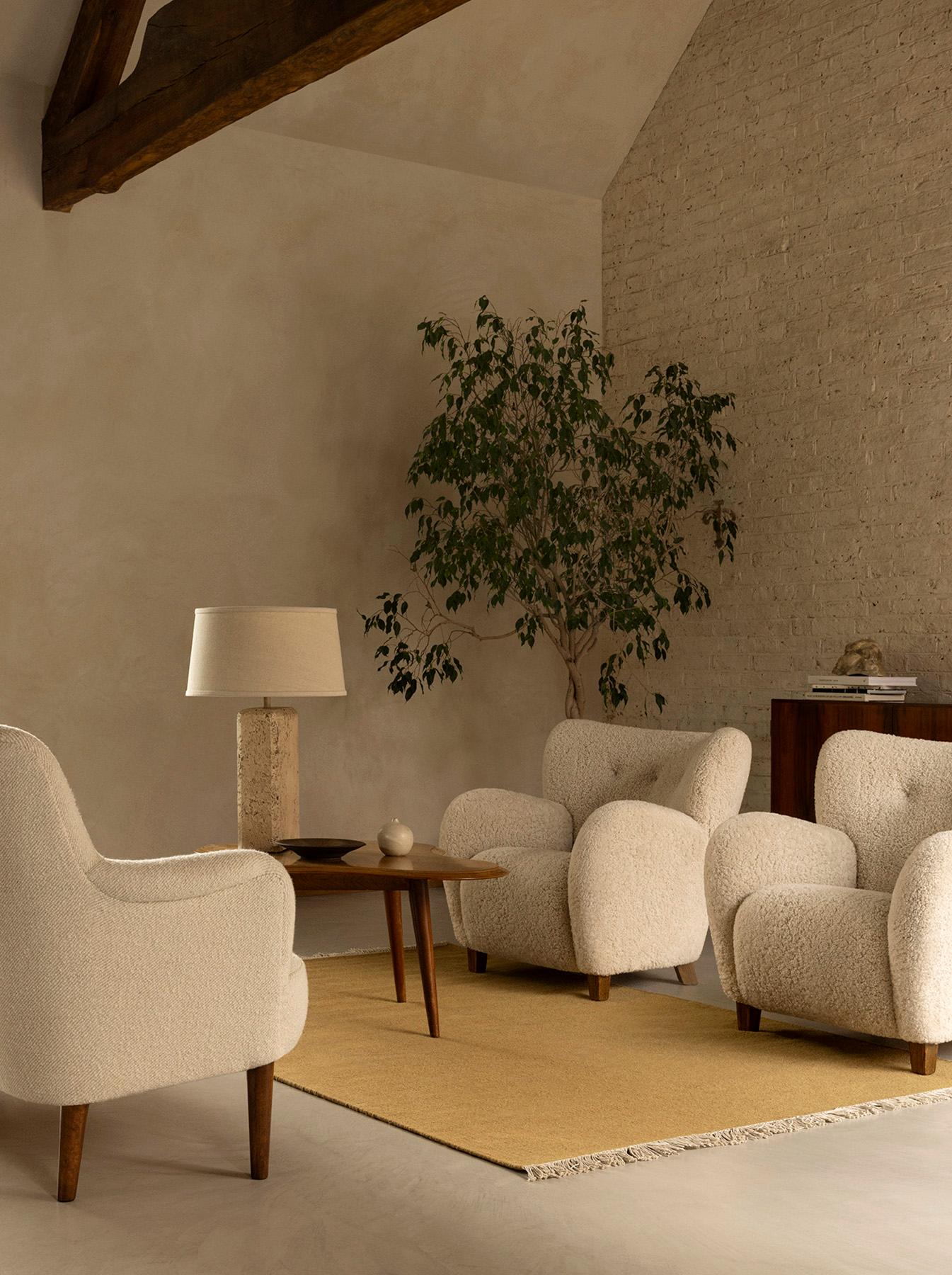 https://a.1stdibscdn.com/karu-lounge-chairs-in-sheepskin-by-dagmar-for-sale-picture-5/f_13332/f_338784021723713990124/Dagmar_LS_Karu_Moonlight_master.jpg