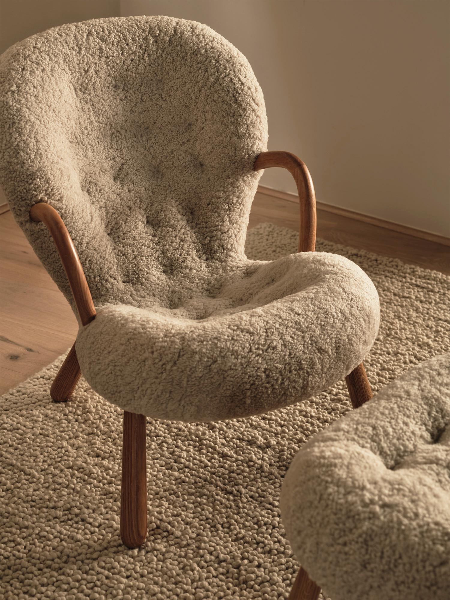 https://a.1stdibscdn.com/arnold-madsen-sheepskin-clam-stool-for-sale-picture-5/f_13332/f_427735021734354730007/Dagmar_Showroom_0150_copy_master.jpg