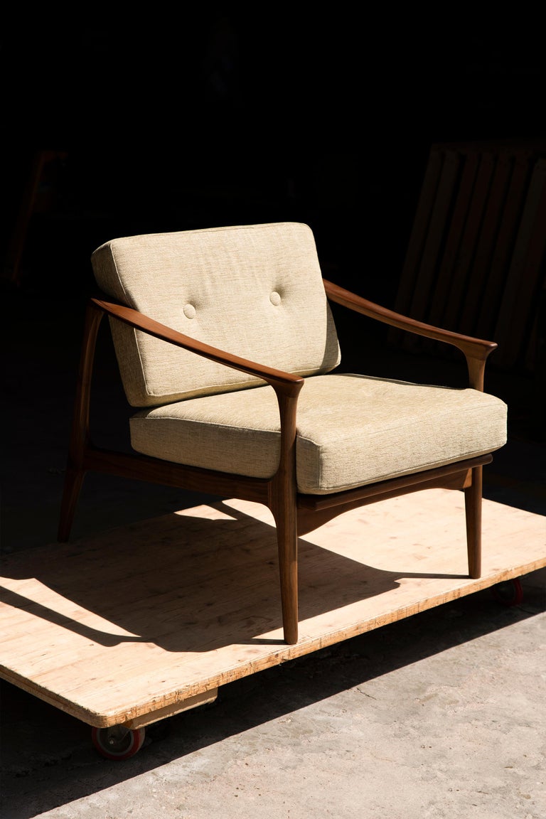 https://a.1stdibscdn.com/quiete-solid-wood-armchair-walnut-in-hand-made-natural-finish-contemporary-for-sale-picture-4/f_48922/f_295566921724838883880/Dale_Ambientate_05_2024_98_master.jpg?width=768