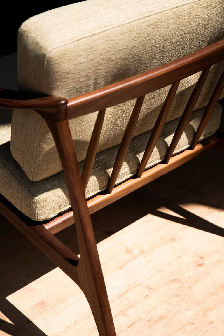 https://a.1stdibscdn.com/quiete-solid-wood-armchair-walnut-in-hand-made-natural-finish-contemporary-for-sale-picture-3/f_48922/f_295566921724838883975/Dale_Ambientate_05_2024_99_master.jpg?width=768