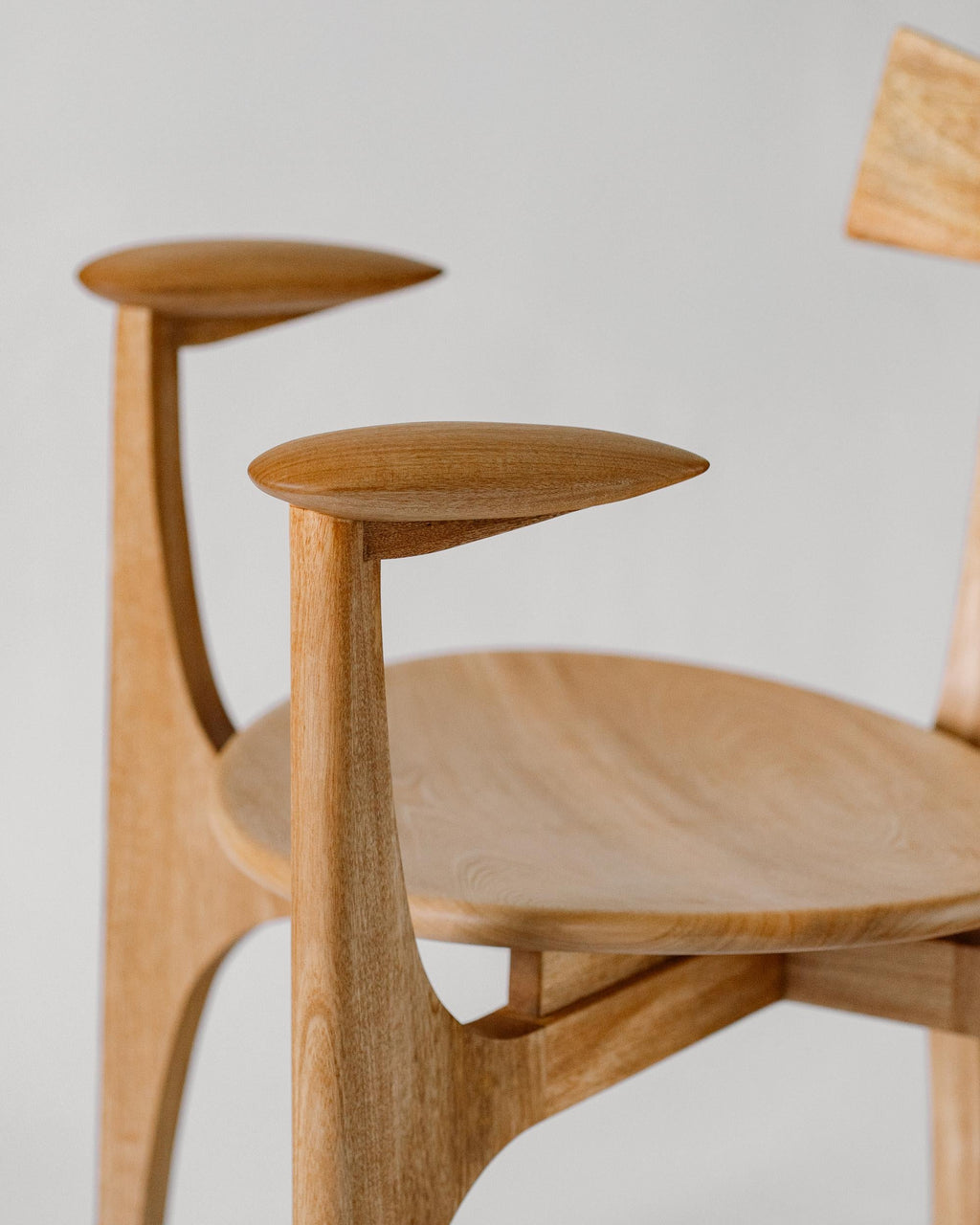 https://a.1stdibscdn.com/cas-chair-in-mexican-oak-rosamorada-with-natural-finish-by-daniel-couttolenc-for-sale-picture-6/f_12192/f_482252621767803825532/Daniel_Couttolenc_2025_9_master.jpg
