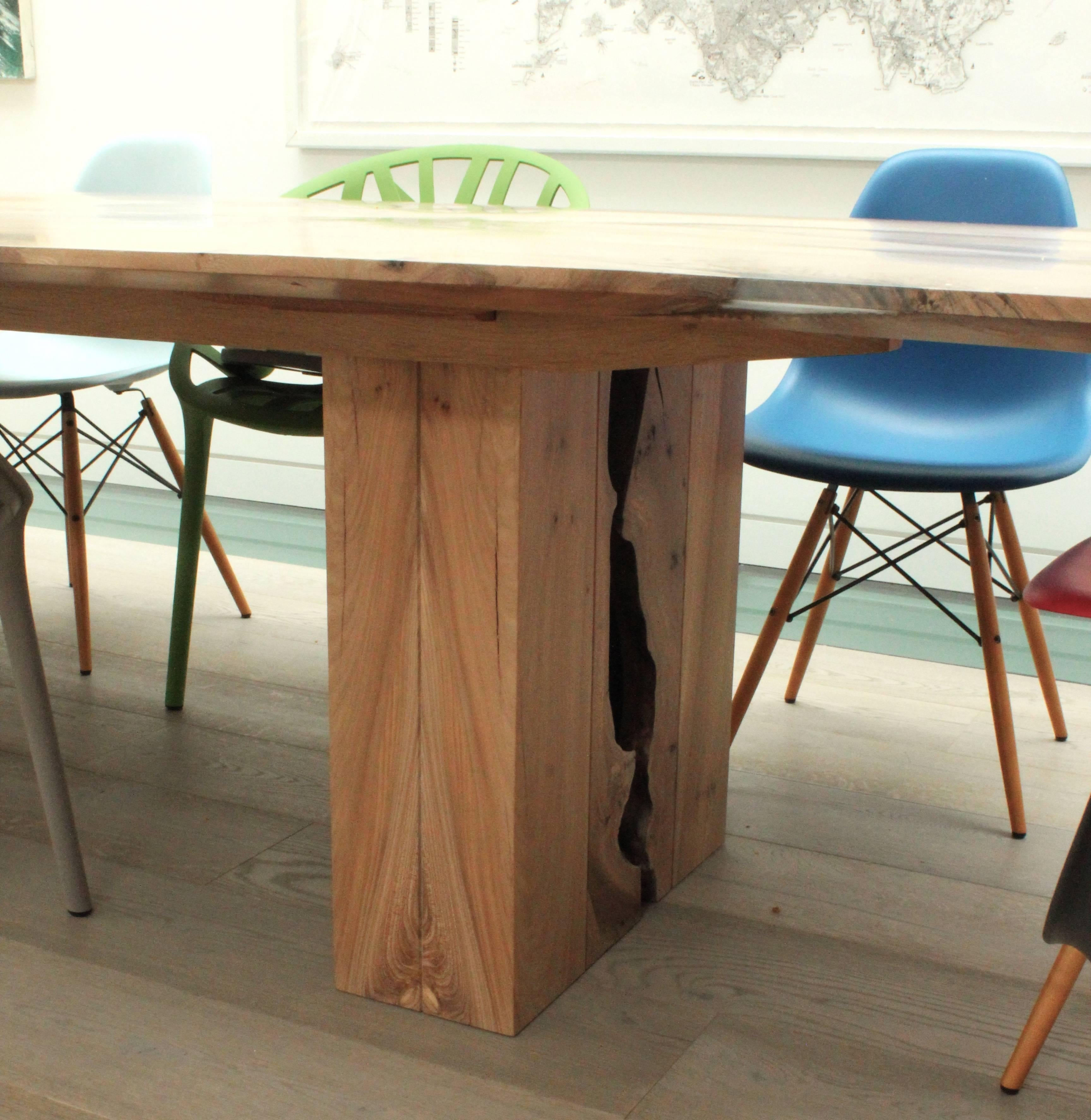 https://a.1stdibscdn.com/english-elm-dining-table-with-bleached-snd-white-oil-finish-by-jonathan-field-for-sale-picture-6/f_28993/f_139411921552062366382/DarasTable_1_1__master.jpg