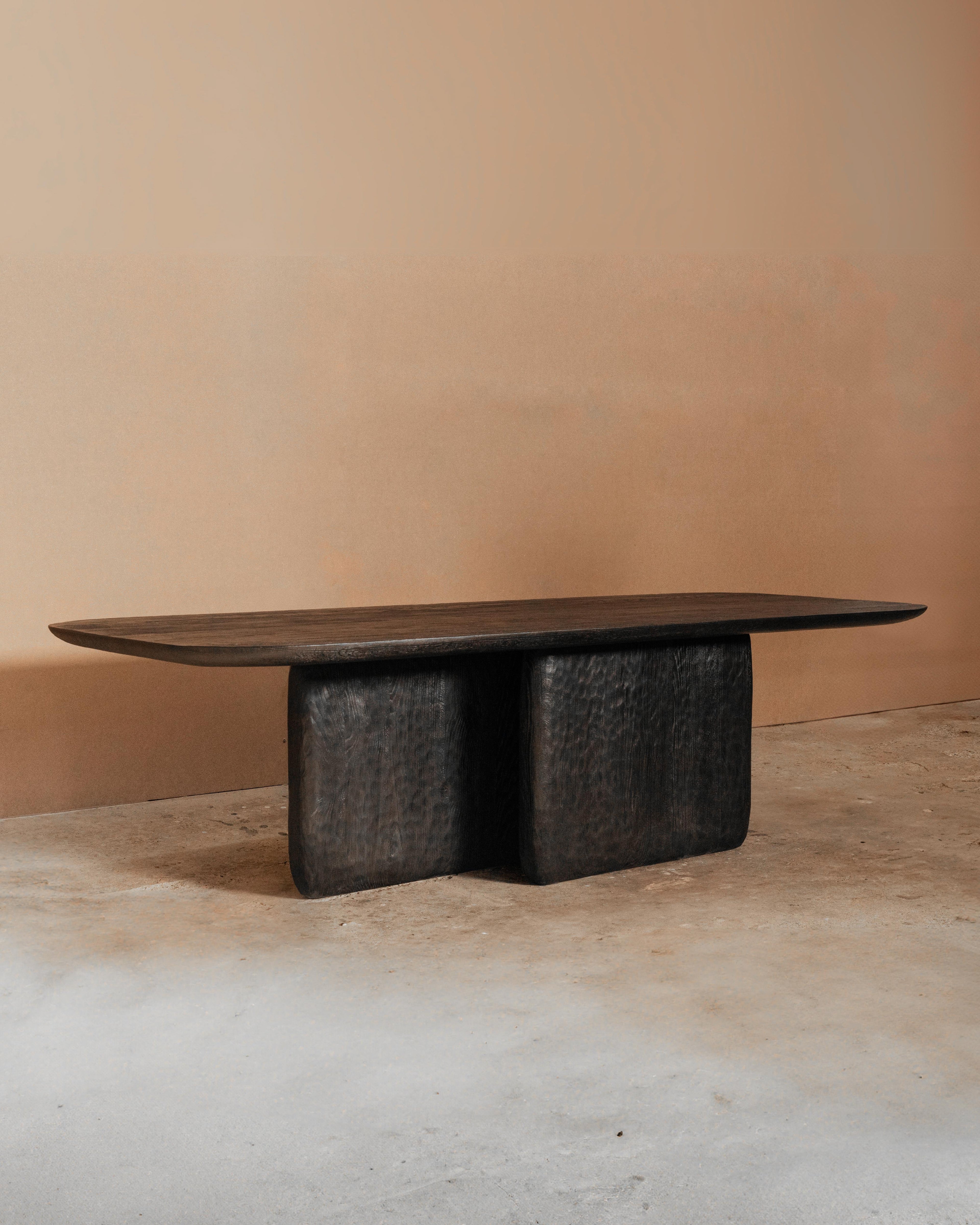 https://a.1stdibscdn.com/handmade-burnt-european-oak-contemporary-darling-dining-table-by-dennis-kaiser-for-sale-picture-7/f_12192/f_450254321747243264219/Darling_Dining_Table_6_master.jpg