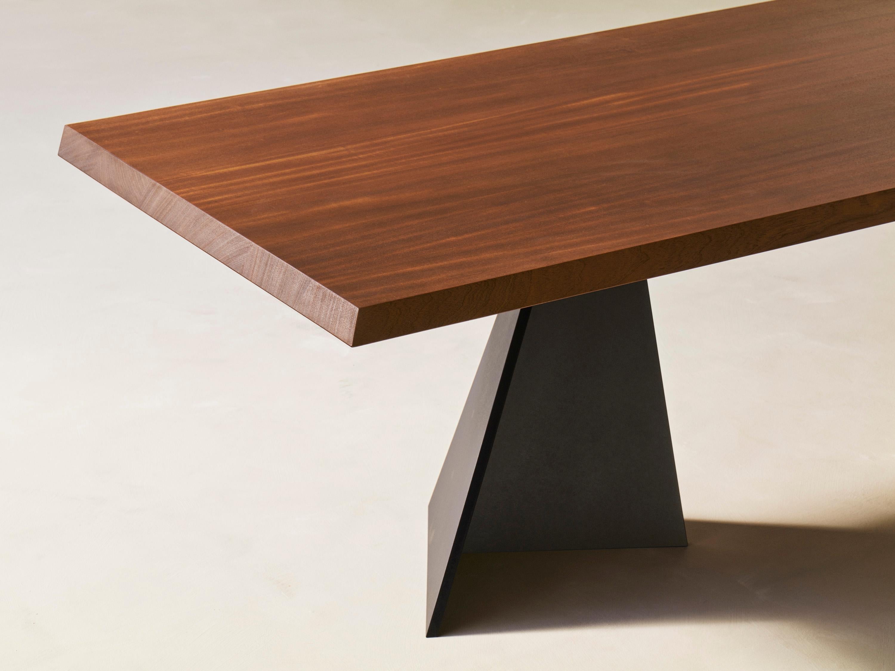 https://a.1stdibscdn.com/dart-dining-table-by-veermakers-for-sale-picture-3/f_12192/f_433634721738072930346/Dart_Mahogany_2_master.jpg
