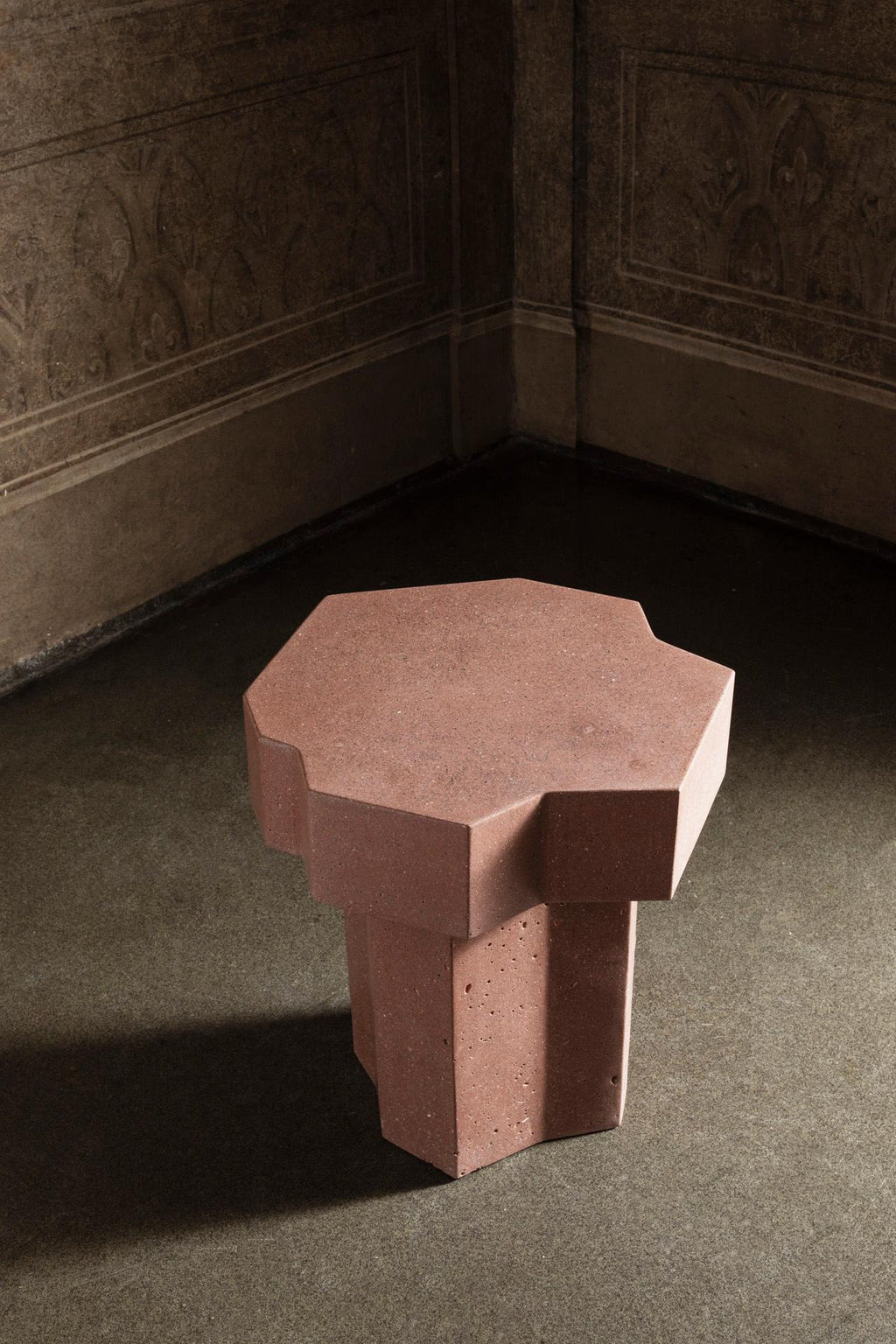 https://a.1stdibscdn.com/panarea-capsule-collection-dattilo-coffee-table-in-uhpc-cement-mortar-for-sale-picture-4/f_38941/f_467921621758716423897/Dattilo_design_Paolo_Cappello_x_FormaandCemento_ph_Serena_Eller_3__master.jpg