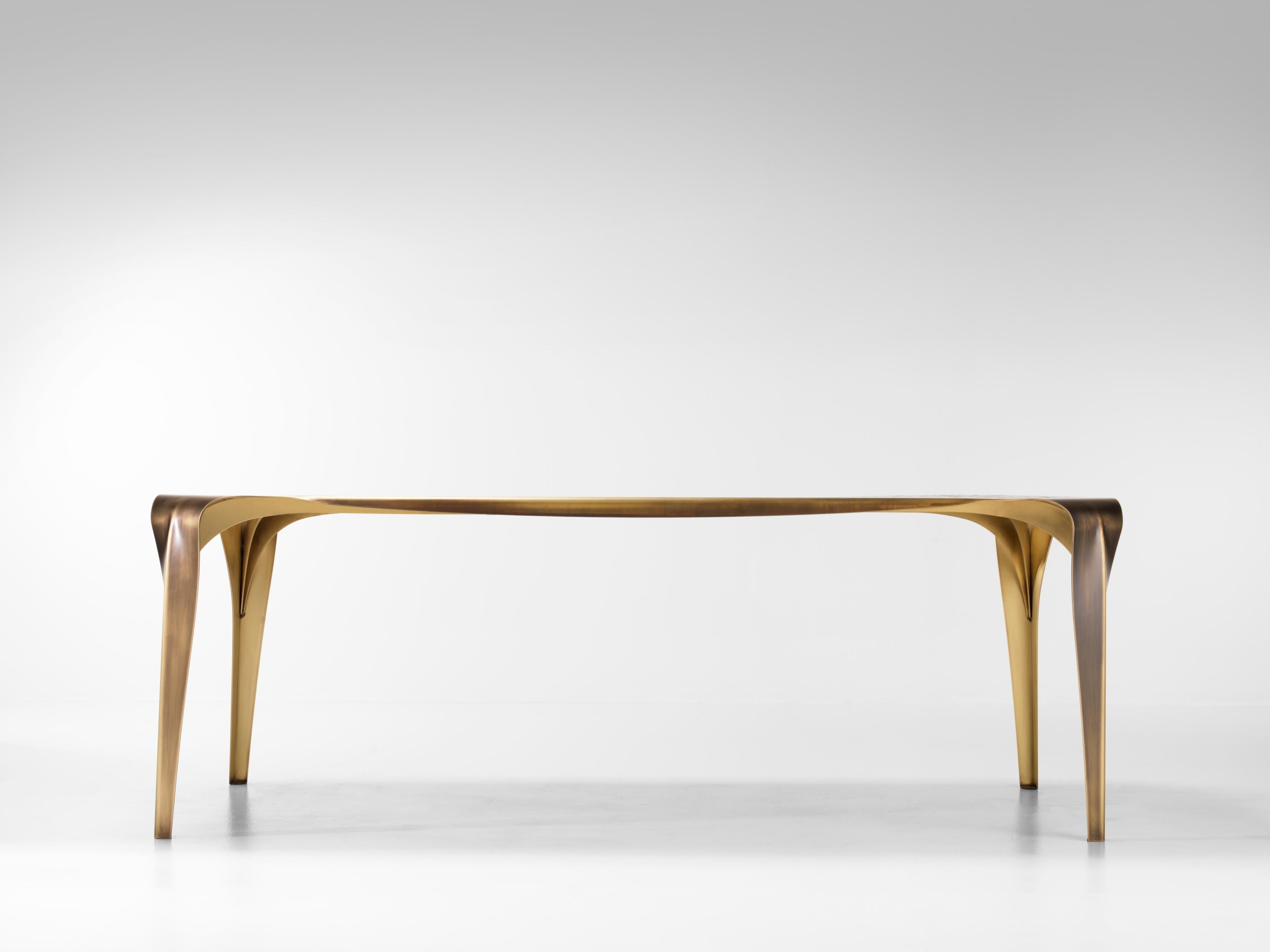 https://a.1stdibscdn.com/convivium-table-by-de-castelli-for-sale-picture-3/f_12192/f_405868721720716863055/De_Castelli_Convivium_Design_Nikita_Bettoni_PH_Alberto_Parise_1_master.jpg