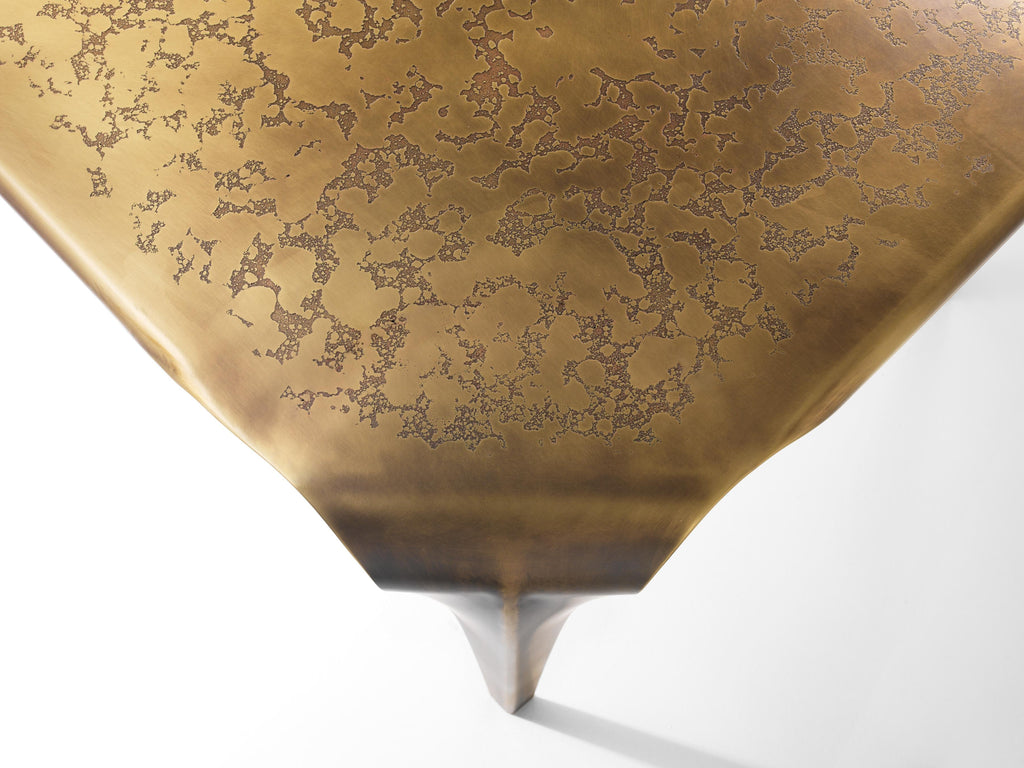 https://a.1stdibscdn.com/convivium-table-by-de-castelli-for-sale-picture-5/f_12192/f_405868721720716865441/De_Castelli_Convivium_Design_Nikita_Bettoni_PH_Alberto_Parise_3_master.jpg