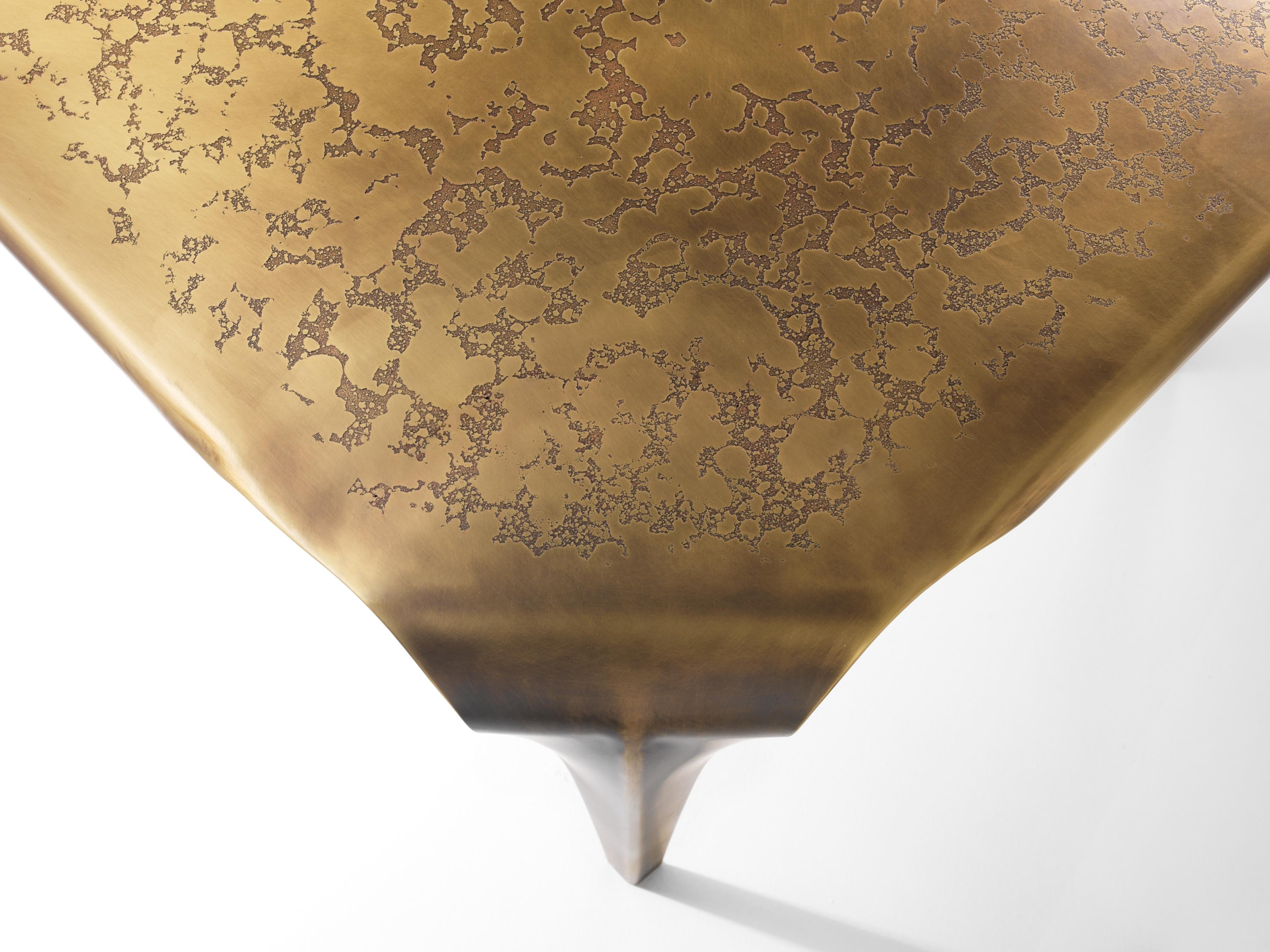https://a.1stdibscdn.com/convivium-table-by-de-castelli-for-sale-picture-5/f_12192/f_405868721720716865441/De_Castelli_Convivium_Design_Nikita_Bettoni_PH_Alberto_Parise_3_master.jpg