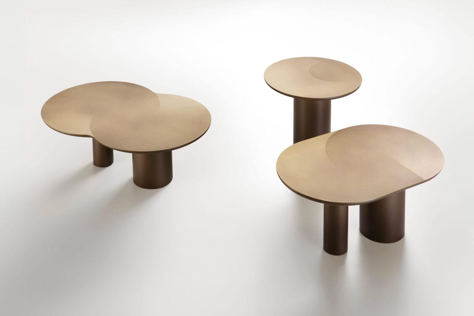 https://a.1stdibscdn.com/decastelli-flocks-32-coffee-table-in-brass-by-matteo-zorzenoni-for-sale-picture-6/f_16392/f_399254021716911389222/De_Castelli_FLOCKS_Design_Matteo_Zorzenoni_PH_Alberto_Parise_2_scaled_1600x9999_master.jpg