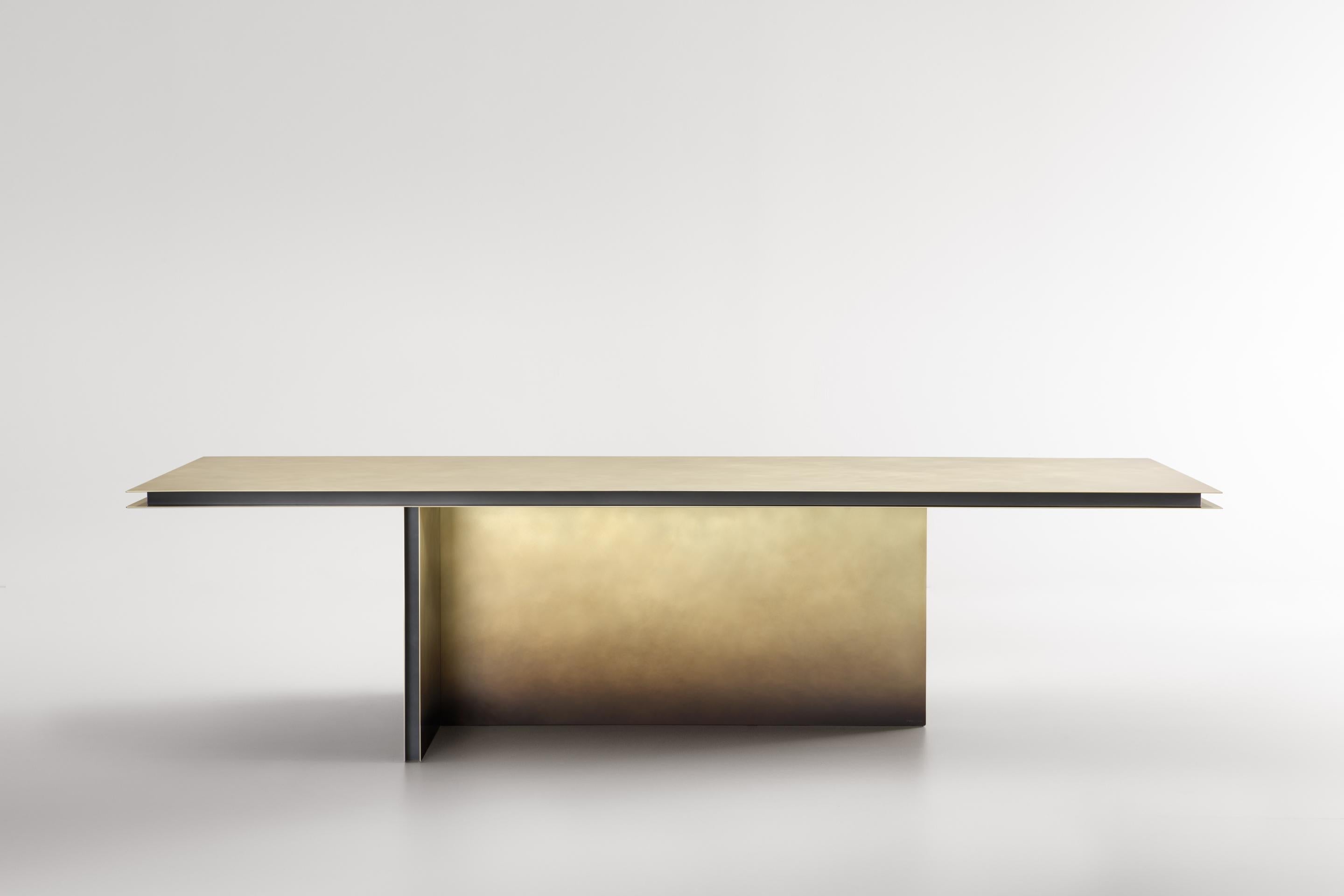 https://a.1stdibscdn.com/folio-table-by-de-castelli-for-sale-picture-6/f_12192/f_405877521720719918089/De_Castelli_FOLIO_Design_Draw_Studio_PH_Alberto_Parise_1_master.jpg