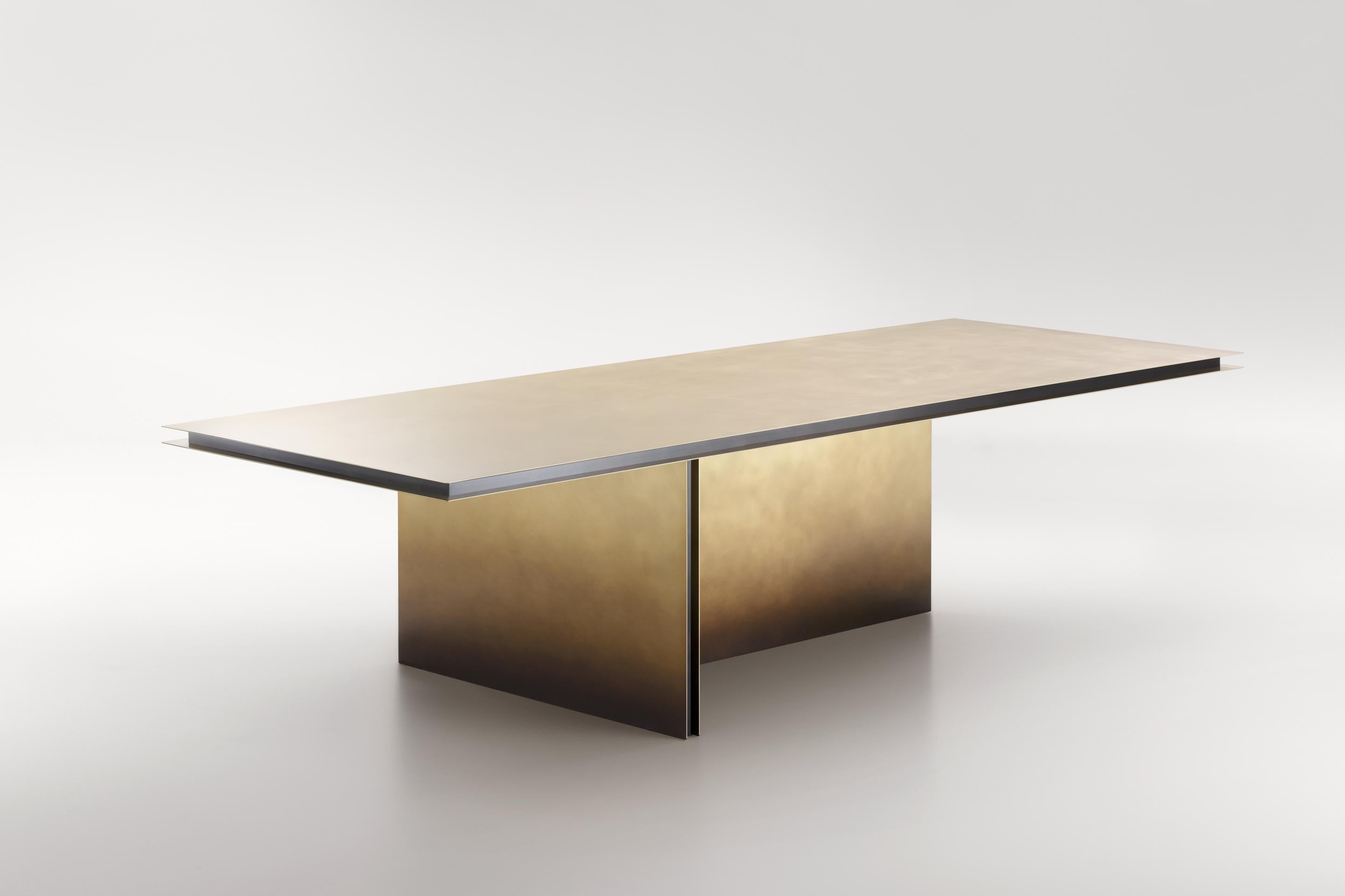 https://a.1stdibscdn.com/folio-table-by-de-castelli-for-sale-picture-3/f_12192/f_405872821720718581662/De_Castelli_FOLIO_Design_Draw_Studio_PH_Alberto_Parise_4_master.jpg
