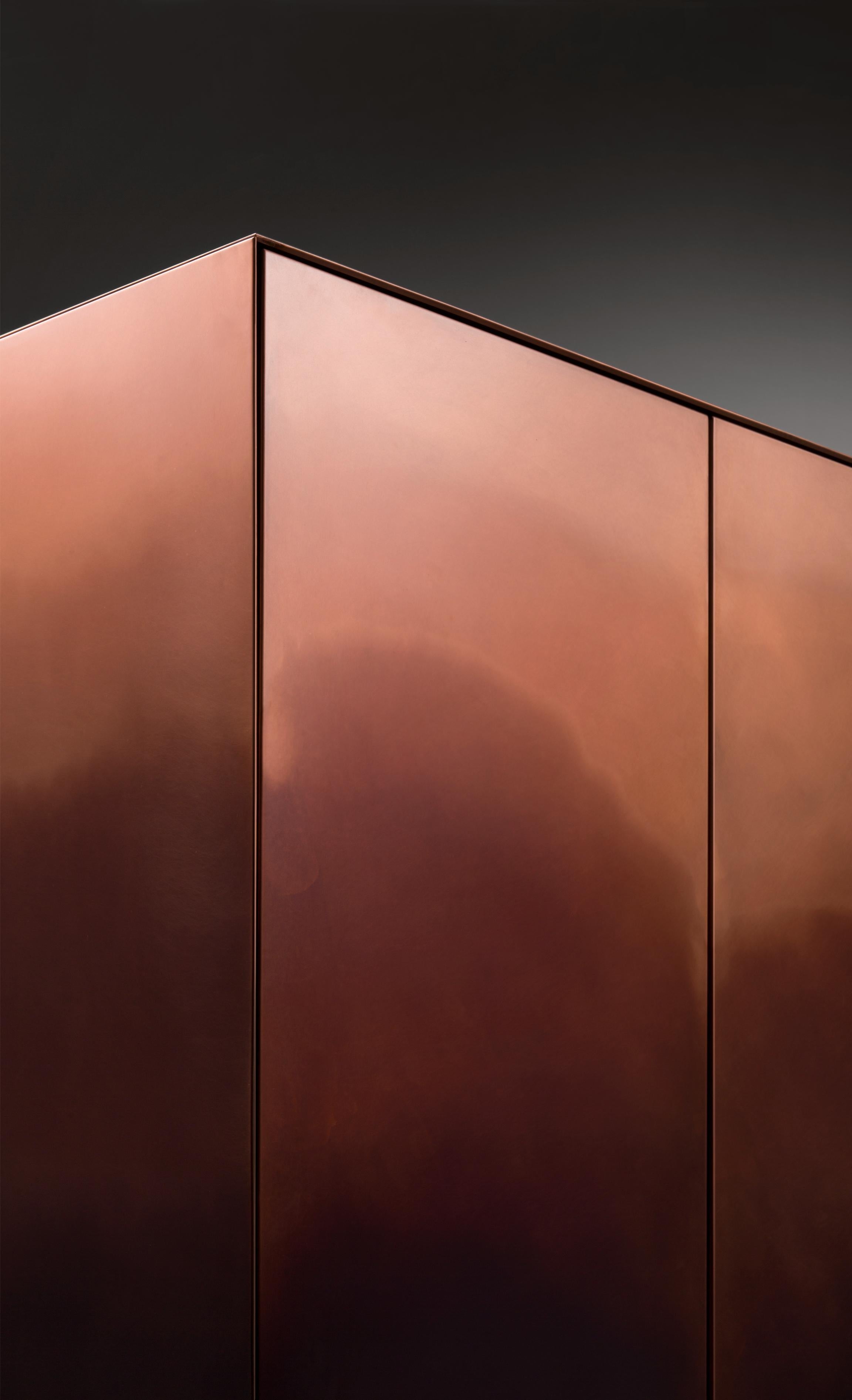 https://a.1stdibscdn.com/marea-cabinet-by-de-castelli-for-sale-picture-9/f_12192/f_399074221716827087535/De_Castelli_Marea_Design_Zanellato_Bortotto_PH_Alberto_Parise_12_master.jpg