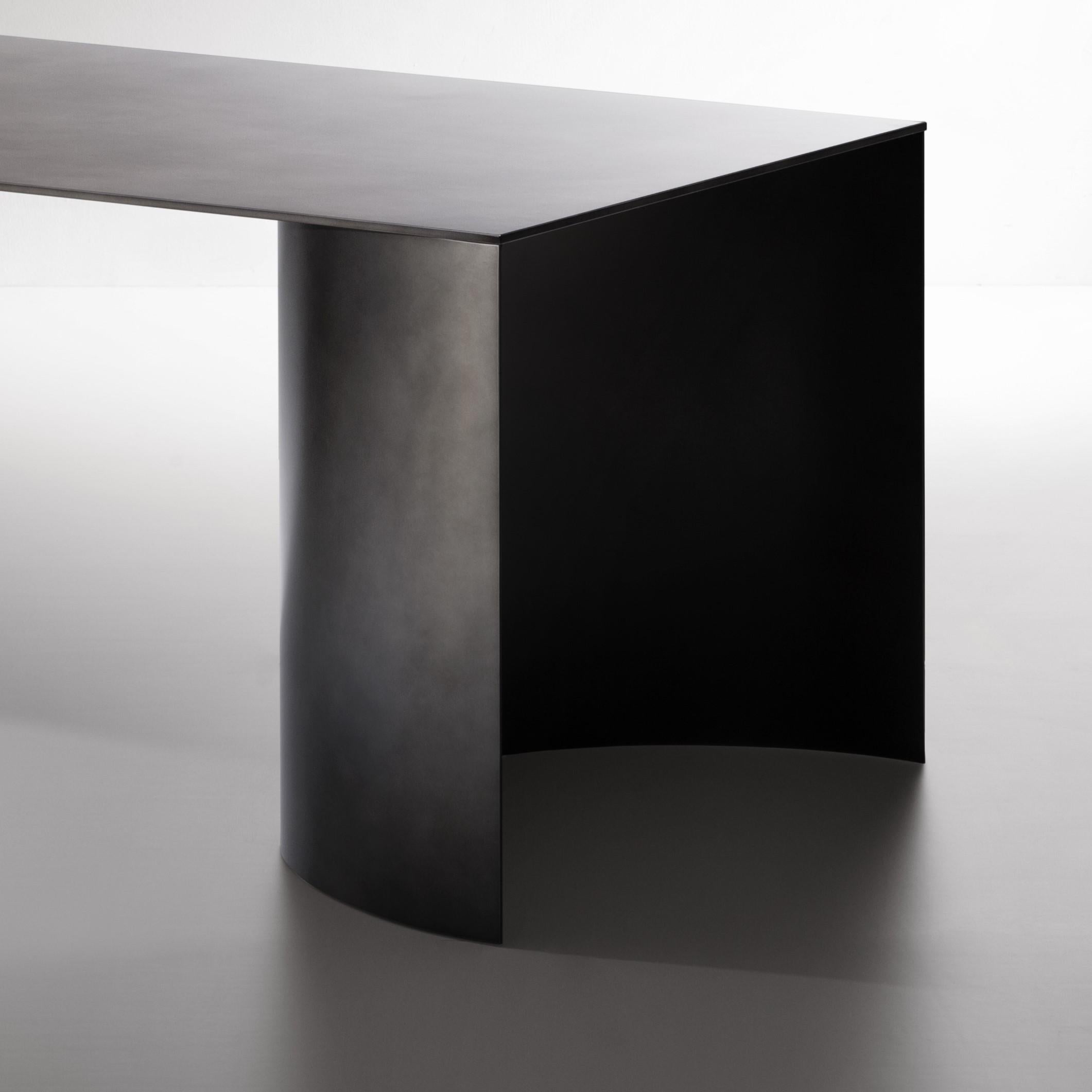 https://a.1stdibscdn.com/plateaux-of-mirror-table-by-de-castelli-for-sale-picture-5/f_12192/f_406020021720803608302/De_Castelli_Plateaux_of_mirror_Design_Elisa_Ossino_Ph_Alberto_Parise_4_master.jpg