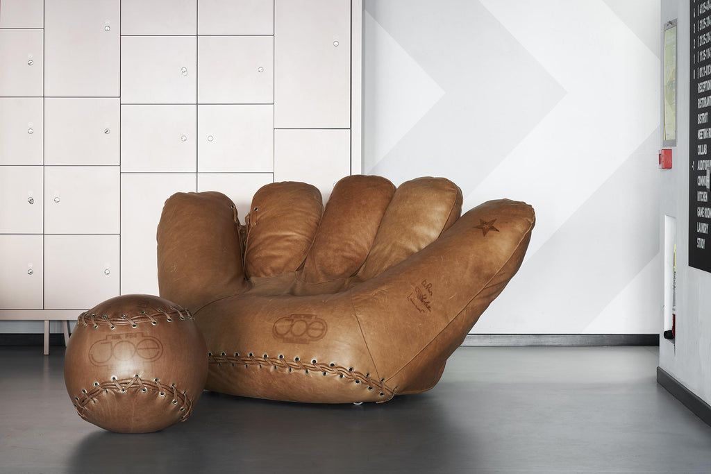 https://a.1stdibscdn.com/leather-joe-chair-designed-by-de-pas-durbino-lomazzi-for-poltronova-italy-for-sale-picture-2/f_29363/f_239555521622292589978/De_Pas_D_Urbino_Lomazzi_Joe_armchair_Centro_Studi_Poltronova_photo_Pietro_Savorelli_01_master.jpg