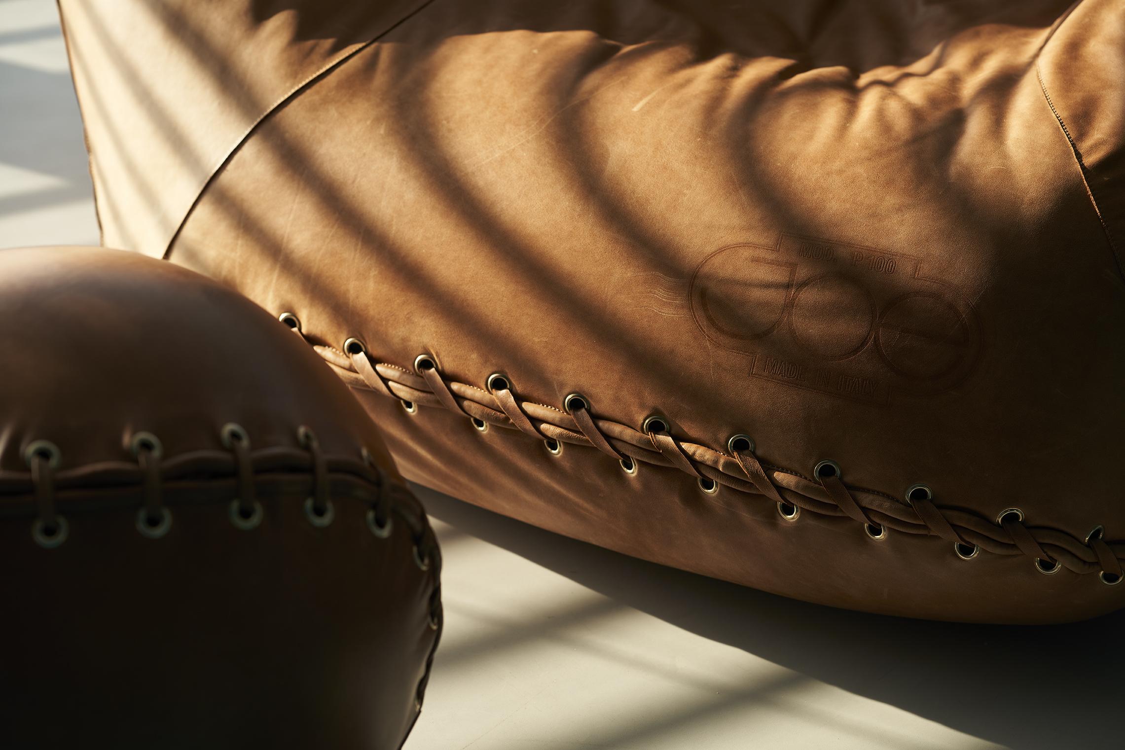 https://a.1stdibscdn.com/leather-joe-chair-designed-by-de-pas-durbino-lomazzi-for-poltronova-italy-for-sale-picture-3/f_29363/f_239555521622292557134/De_Pas_D_Urbino_Lomazzi_Joe_armchair_Centro_Studi_Poltronova_photo_Pietro_Savorelli_12_master.jpg