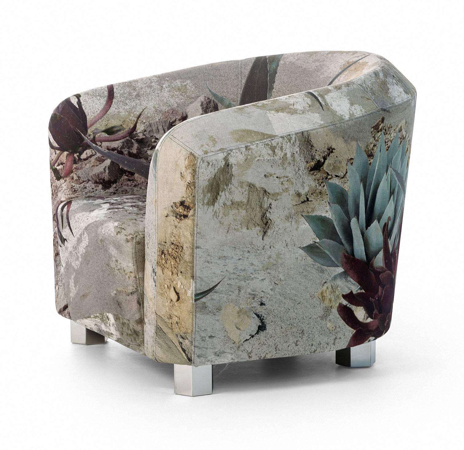 https://a.1stdibscdn.com/deco-futura-armchair-with-steel-frame-and-fiber-by-moroso-for-diesel-for-sale-picture-4/archivesE/upload/f_16392/f_98834011518796338363/Deco_Futura_Armchair_Steel_Frame_Fiber_Moroso_Diesel_4_master.jpg