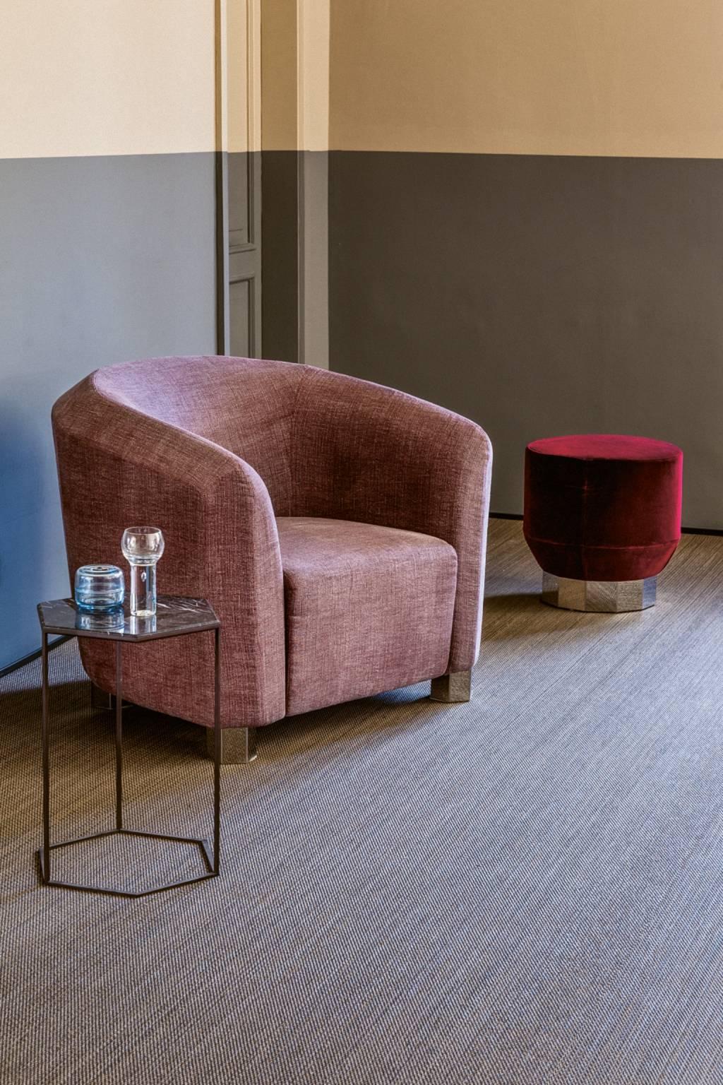 https://a.1stdibscdn.com/deco-futura-armchair-with-steel-frame-and-fiber-by-moroso-for-diesel-for-sale-picture-8/archivesE/upload/f_16392/f_98834011518796154949/Deco_Futura_Armchair_Steel_Frame_Fiber_Moroso_Diesel_7_master.jpg