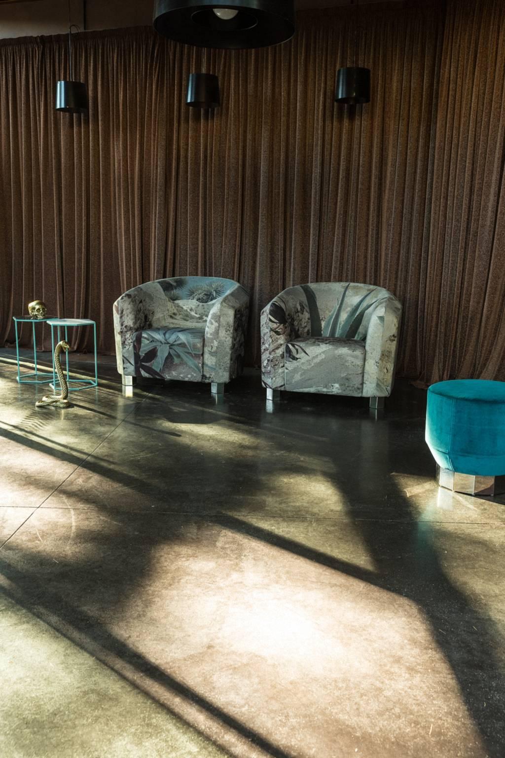 https://a.1stdibscdn.com/deco-futura-armchair-with-steel-frame-and-fiber-by-moroso-for-diesel-for-sale-picture-10/archivesE/upload/f_16392/f_98834011518796288778/Deco_Futura_Armchair_Steel_Frame_Fiber_Moroso_Diesel_8_master.jpg