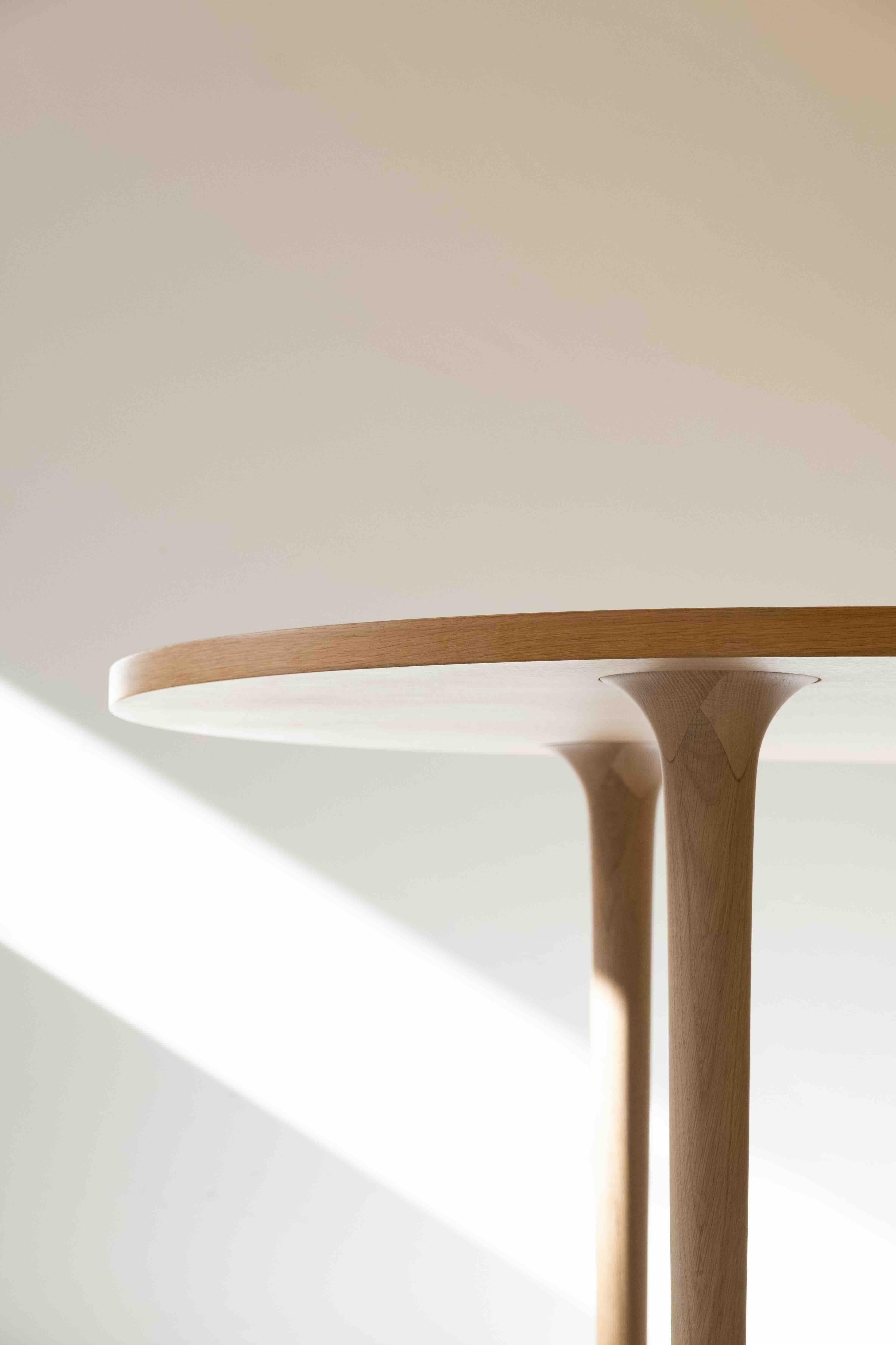 https://a.1stdibscdn.com/minimalist-modern-table-in-walnut-wood-oval-for-sale-picture-8/f_60192/f_278019221744714134237/Details_77_master.jpeg