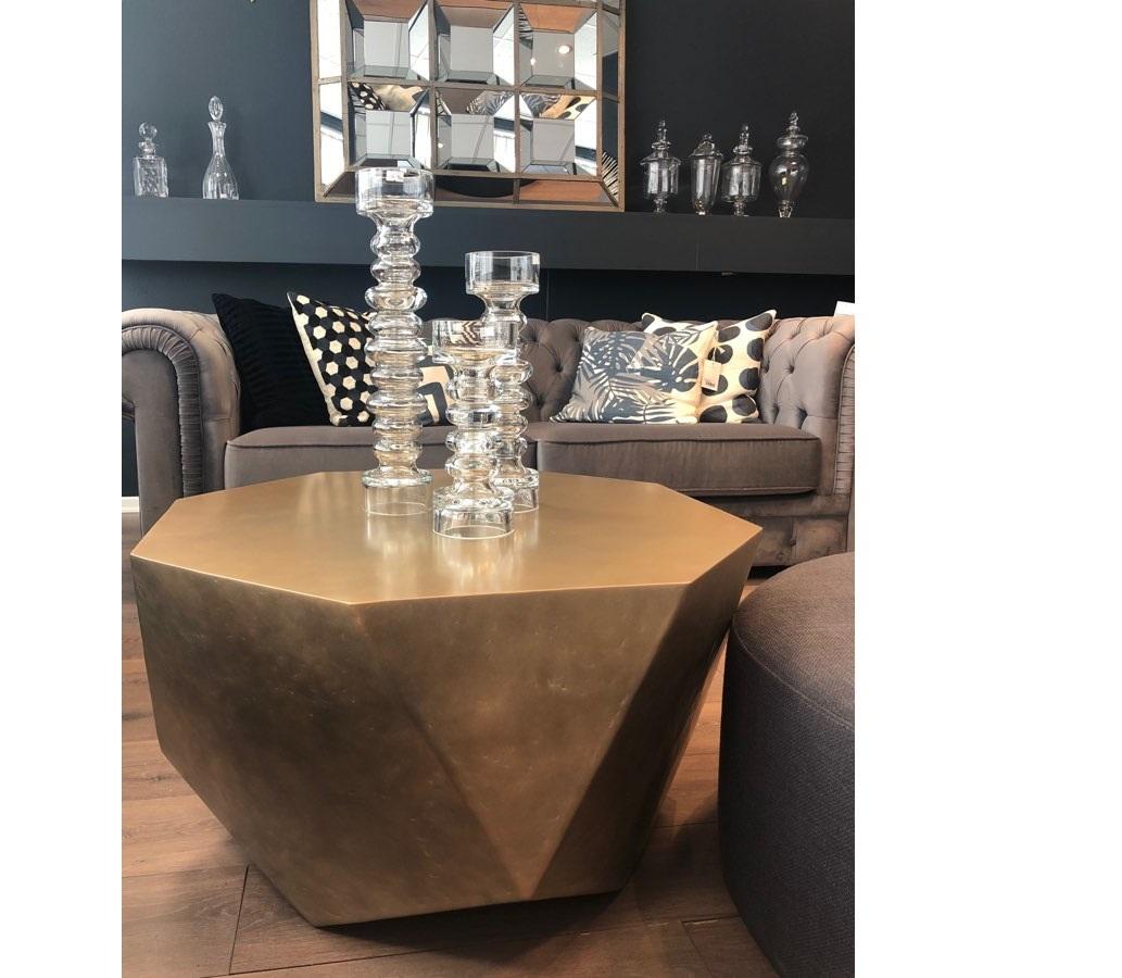 https://a.1stdibscdn.com/set-of-2-faceted-coffee-tables-in-macassar-ebony-wood-veneer-for-sale-picture-7/f_27693/f_473998521762380843342/Diamond_sofabord1_master.jpg