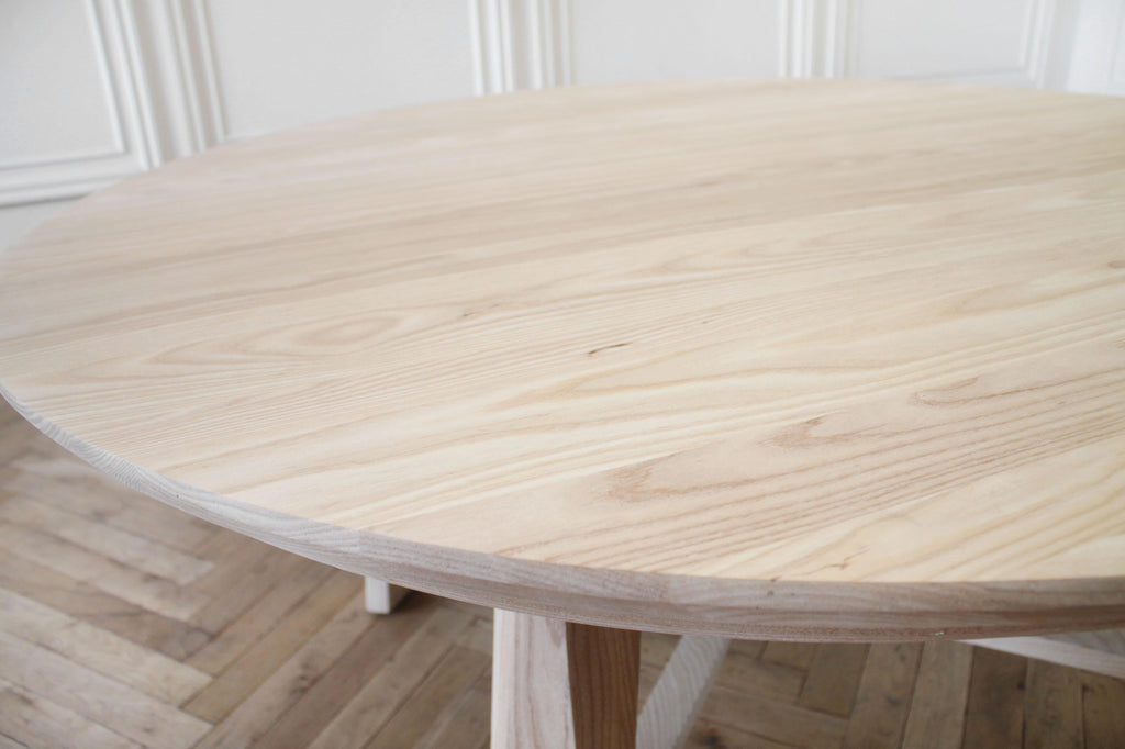 https://a.1stdibscdn.com/custom-solid-white-oak-round-dining-table-for-sale-picture-8/f_18223/1601662858408/DiningTable8_master.jpg