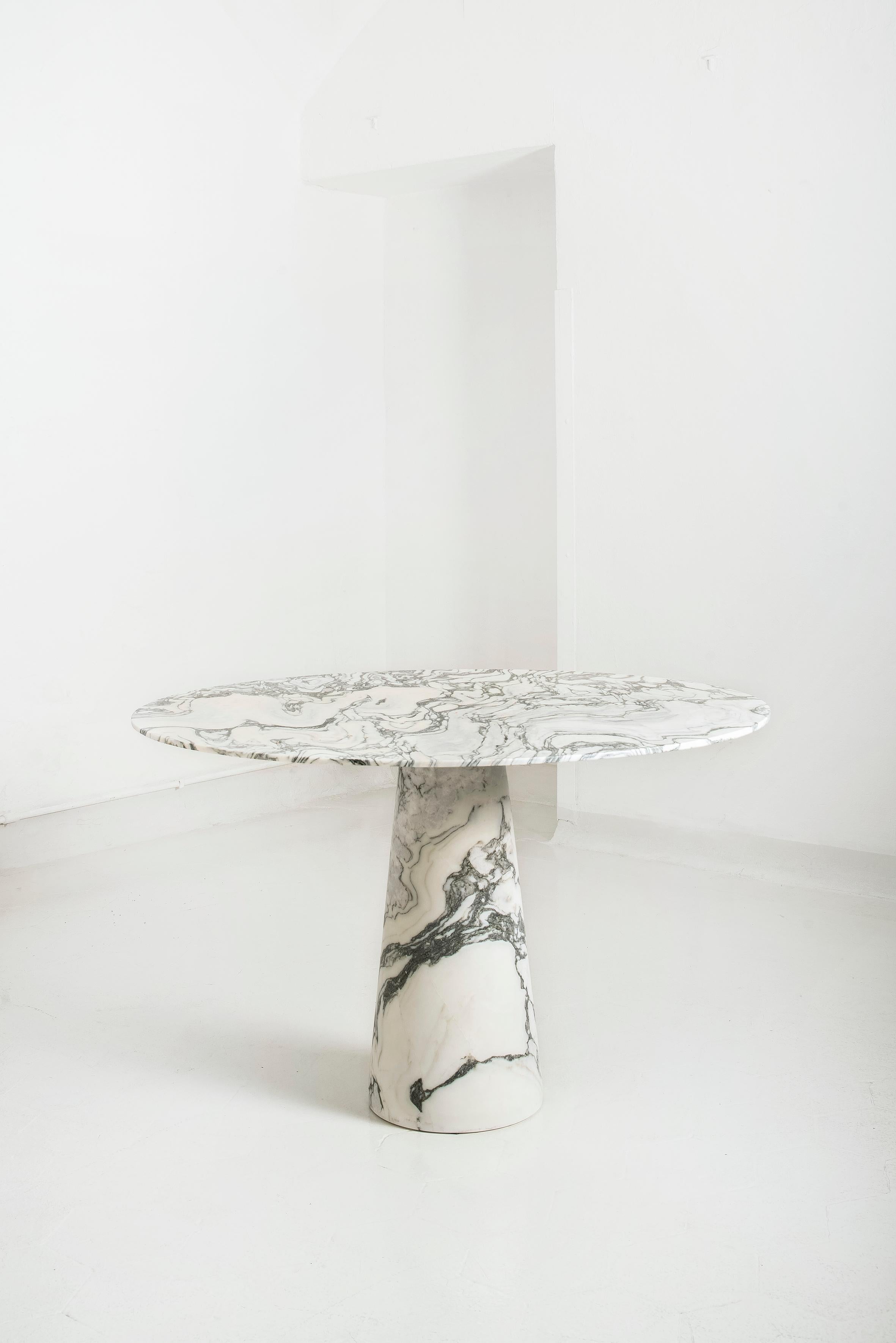 https://a.1stdibscdn.com/dining-table-by-stefan-scholten-for-sale-picture-2/f_12192/f_326852721675949090381/Dining_Table_1__master.JPG