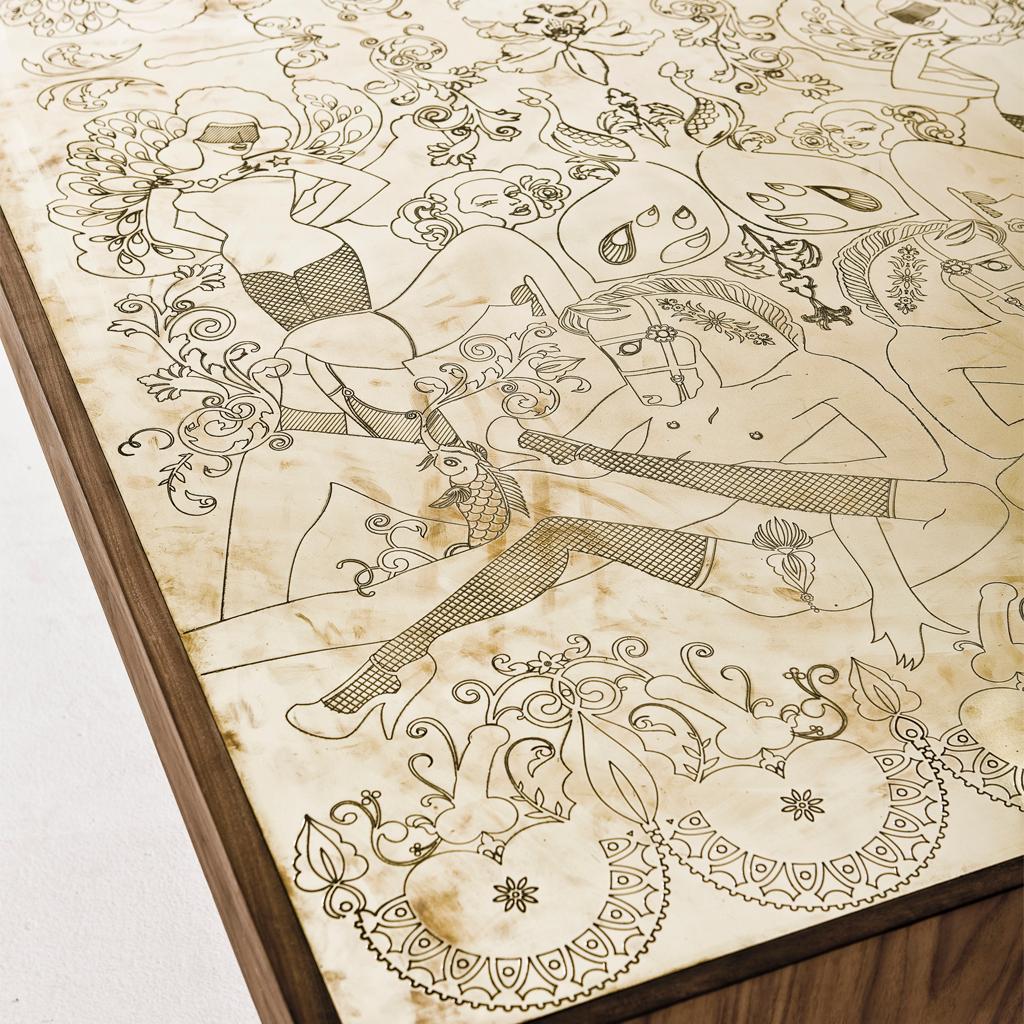 https://a.1stdibscdn.com/engraved-brass-walnut-and-lacquered-wood-burlesque-dining-table-by-egg-designs-for-sale-picture-3/f_38931/f_122811411539008326524/Dining_Table_Burlesque_View3jpg_master.jpg