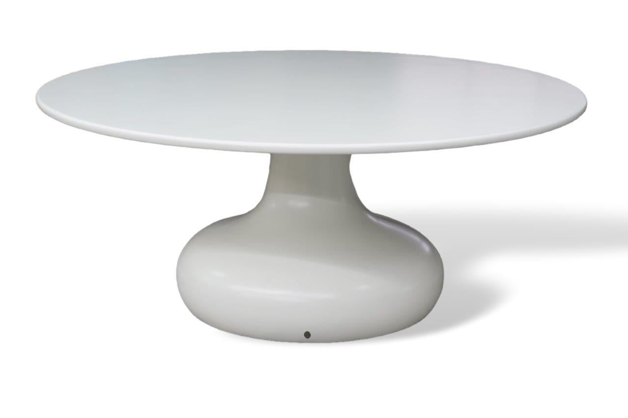 https://a.1stdibscdn.com/sculptural-indoor-outdoor-dining-table-in-handcrafted-terracotta-matte-finish-for-sale-picture-6/f_27693/f_473980221762375066158/Dining_Table_Outdoor_1_clipped_rev_1_002__master.jpg