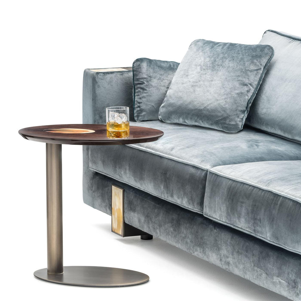 https://a.1stdibscdn.com/adriano-three-seater-sofa-in-splendido-velvet-matte-horn-metal-by-arcahorn-for-sale-picture-7/f_12192/f_492649821773762929830/Divani_e_sedute_Adriano_divano_con_dettagli_in_corno_6036_dettaglio_Arcahorn_master.jpg