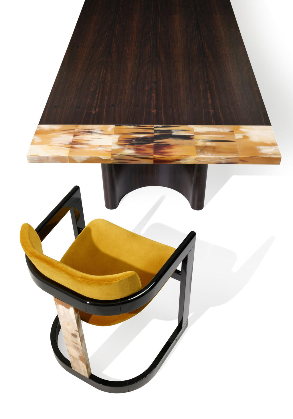 https://a.1stdibscdn.com/essa-chair-in-upholstery-horn-wood-with-lacquered-black-finish-by-arcahorn-for-sale-picture-12/f_12192/f_489760821772035466332/Divani_e_sedute_Essa_sedia_con_dettagli_in_corno_2_Arcahorn_scaled_master.jpg