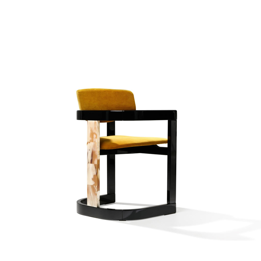 https://a.1stdibscdn.com/essa-chair-in-upholstery-horn-wood-with-lacquered-black-finish-by-arcahorn-for-sale-picture-6/f_12192/f_489760821772035418449/Divani_e_sedute_Essa_sedia_con_dettagli_in_corno_back_2_2_Arcahorn_scaled_master.jpg