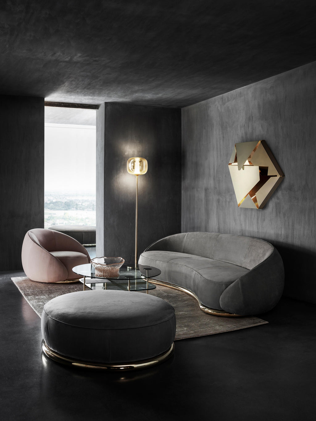 https://a.1stdibscdn.com/ghidini-1961-abbracci-armchair-in-pink-leather-with-brass-base-by-l-bozzoli-for-sale-picture-6/22569652/f_216685221607069108727/Divano_abbracci106488_SGmod_master.jpg