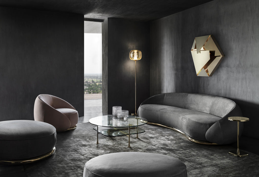 https://a.1stdibscdn.com/abbracci-sofa-3-seater-in-brown-leather-with-brown-burnished-brass-legs-for-sale-picture-4/22569652/f_236802521620386933983/Divano_abbracci_front106595_SGmod_1__master.jpg