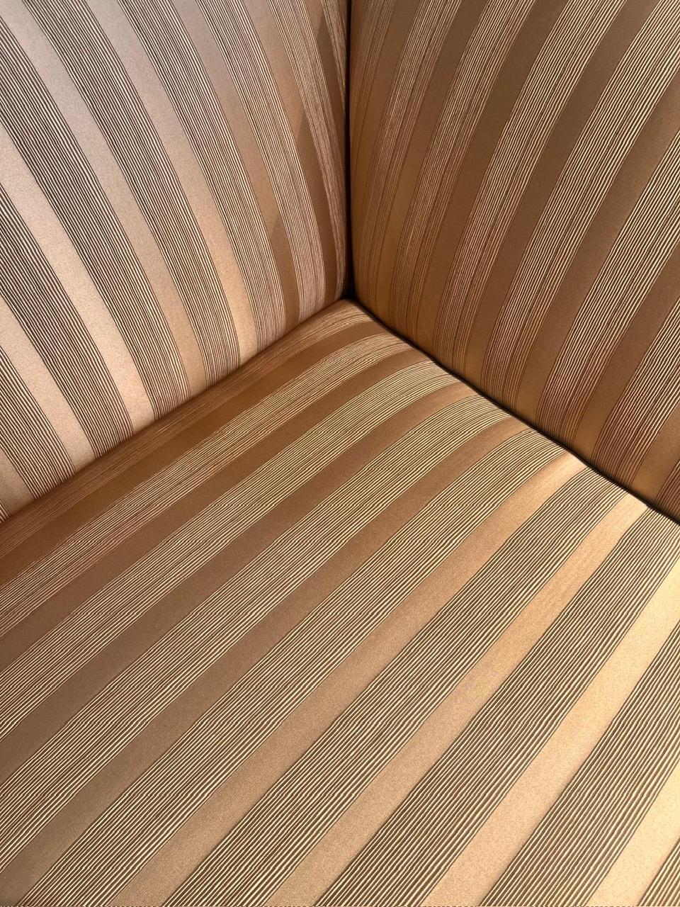 https://a.1stdibscdn.com/donghia-island-sofa-upholstered-in-armani-fabric-for-sale-picture-4/f_45022/f_486842621770372099293/Donghia2_master.jpeg