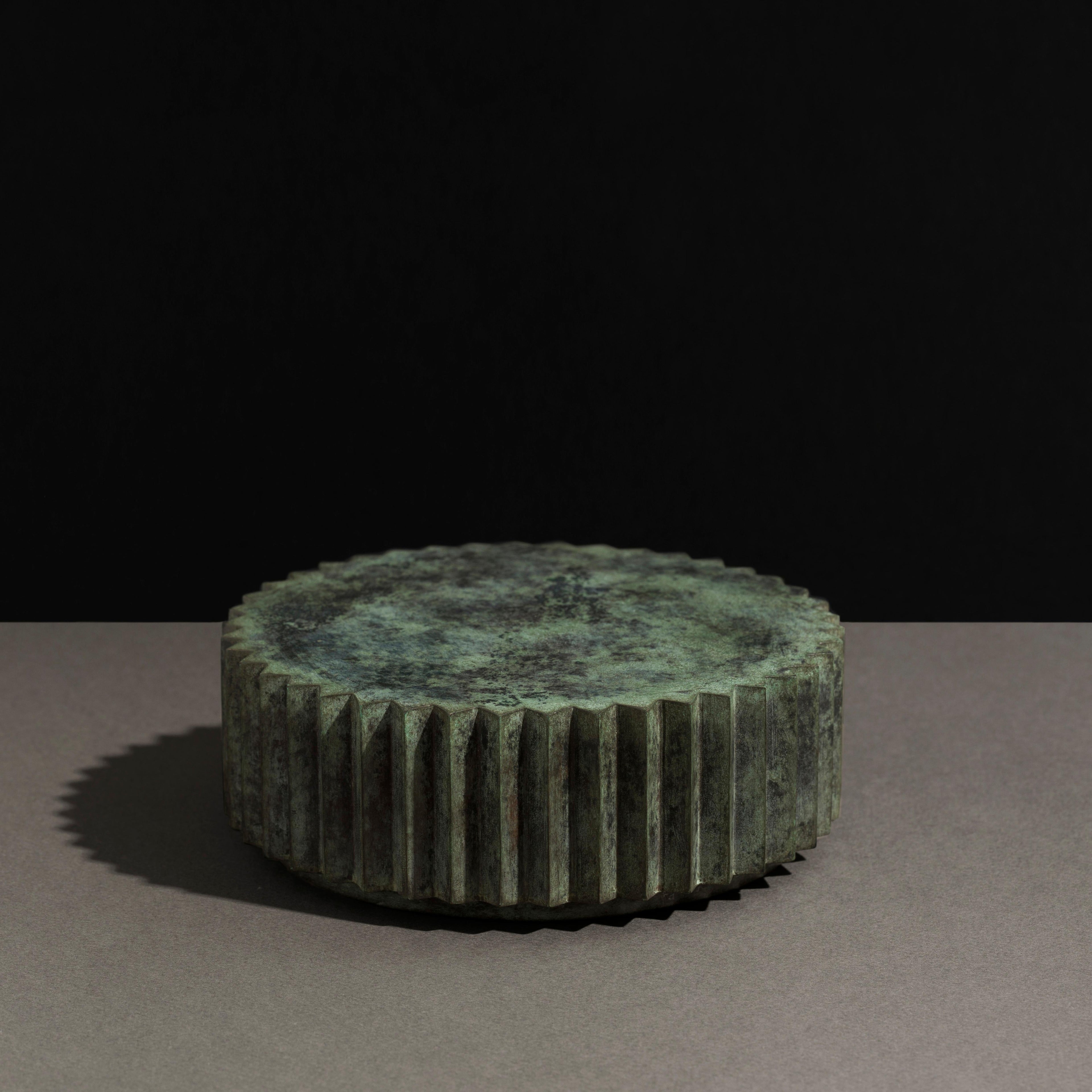 https://a.1stdibscdn.com/doris-cast-bronze-multifaceted-coffee-table-with-tuscan-green-patina-for-sale-picture-2/f_22063/f_195947921592923795664/Doris_TuscanGreen_bgd_master.jpg
