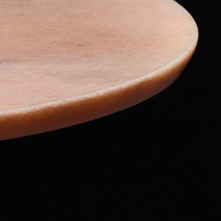 https://a.1stdibscdn.com/doris-round-pedestal-dining-table-in-pink-marble-and-cast-bronze-for-sale-picture-4/f_22063/f_152121121561662259511/Doris_topdetail_pp_master.jpg
