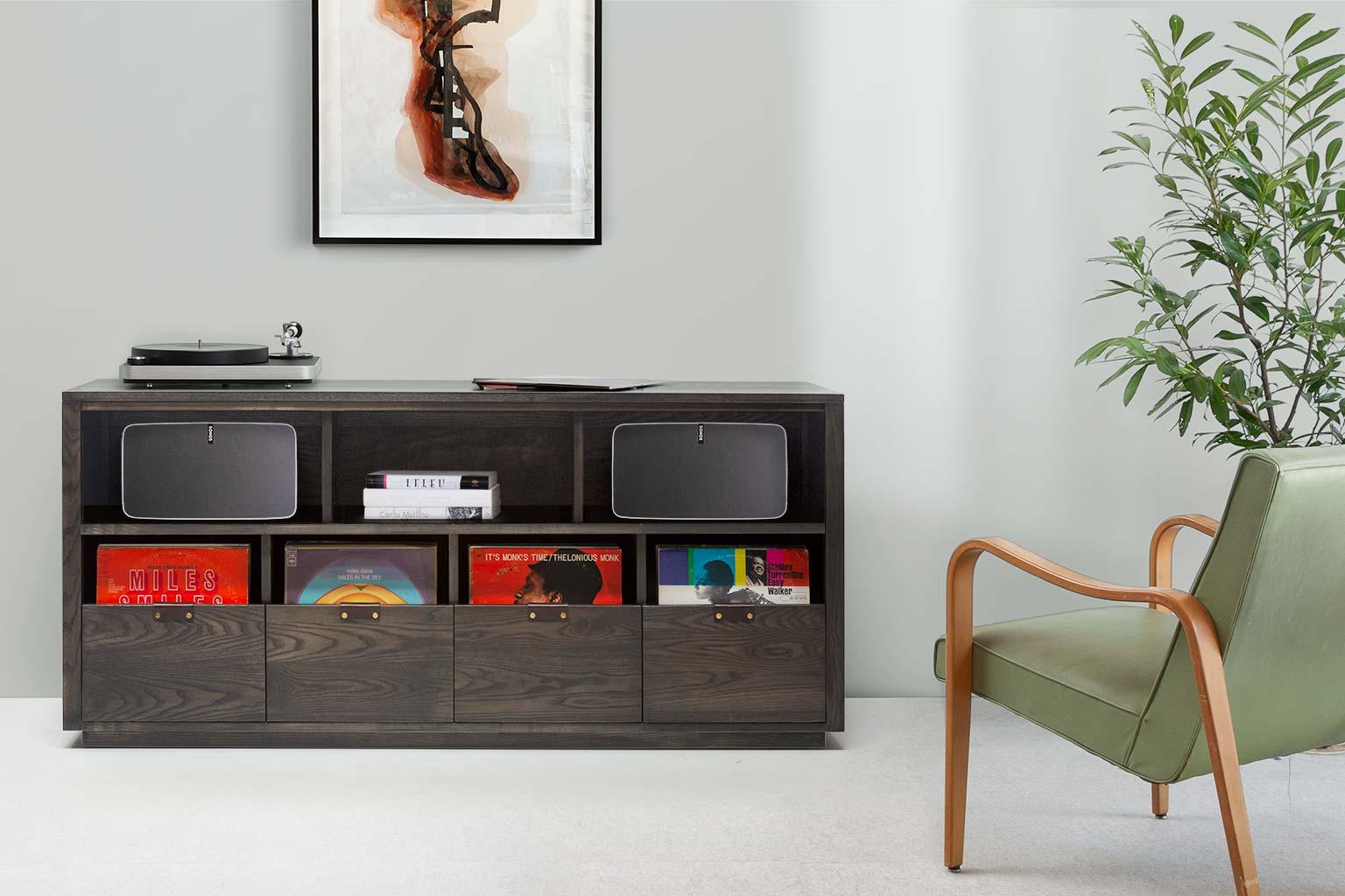 https://a.1stdibscdn.com/dovetail-for-sonos-vinyl-storage-cabinet-3-x-15-with-equipment-shelf-for-sale-picture-6/f_27523/f_181414121582912608040/Dovetail_Sonos_Turntable_Cabinet_master.jpg