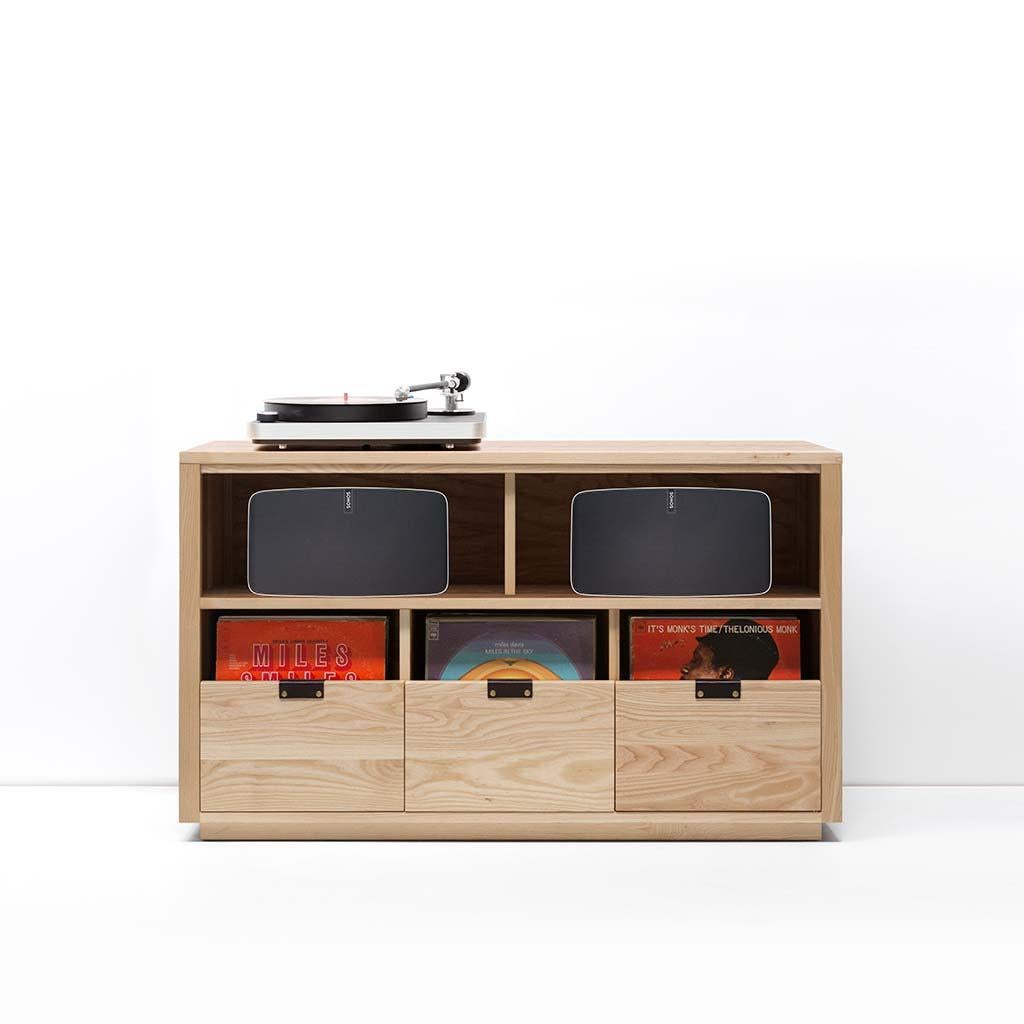 https://a.1stdibscdn.com/dovetail-for-sonos-vinyl-storage-cabinet-3-x-15-with-equipment-shelf-for-sale-picture-2/f_27523/f_181414121582912732609/Dovetail_Sonos_Vinyl_Cabinet_3x15_F_master.jpg