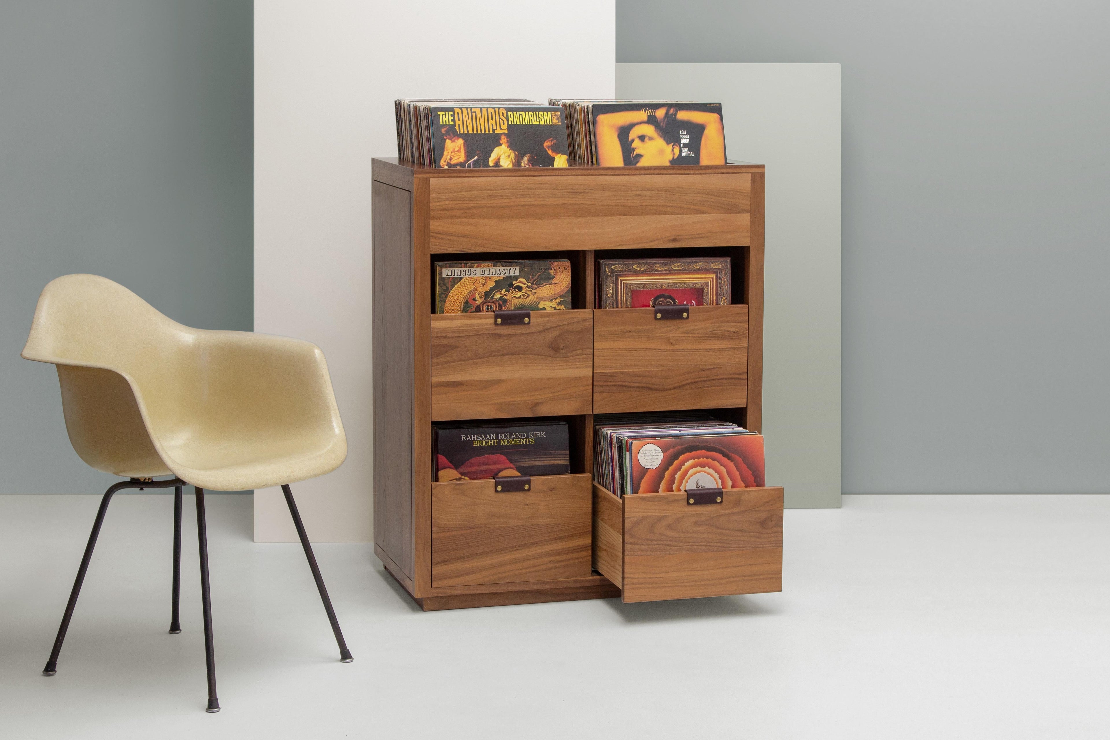 https://a.1stdibscdn.com/dovetail-3-x-1-vinyl-storage-cabinet-for-sale-picture-7/f_27523/f_95755531562873177458/Dovetail_Vinyl_Storage_Cabinet_Walnut_Blues__master.jpg