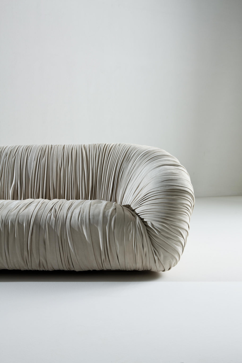 https://a.1stdibscdn.com/laurameroni-custom-draped-sofa-drape-in-leather-or-velvet-for-sale-picture-5/f_52792/f_332793821678786111546/Drape_Sofa_Laurameroni_00011_master.jpg
