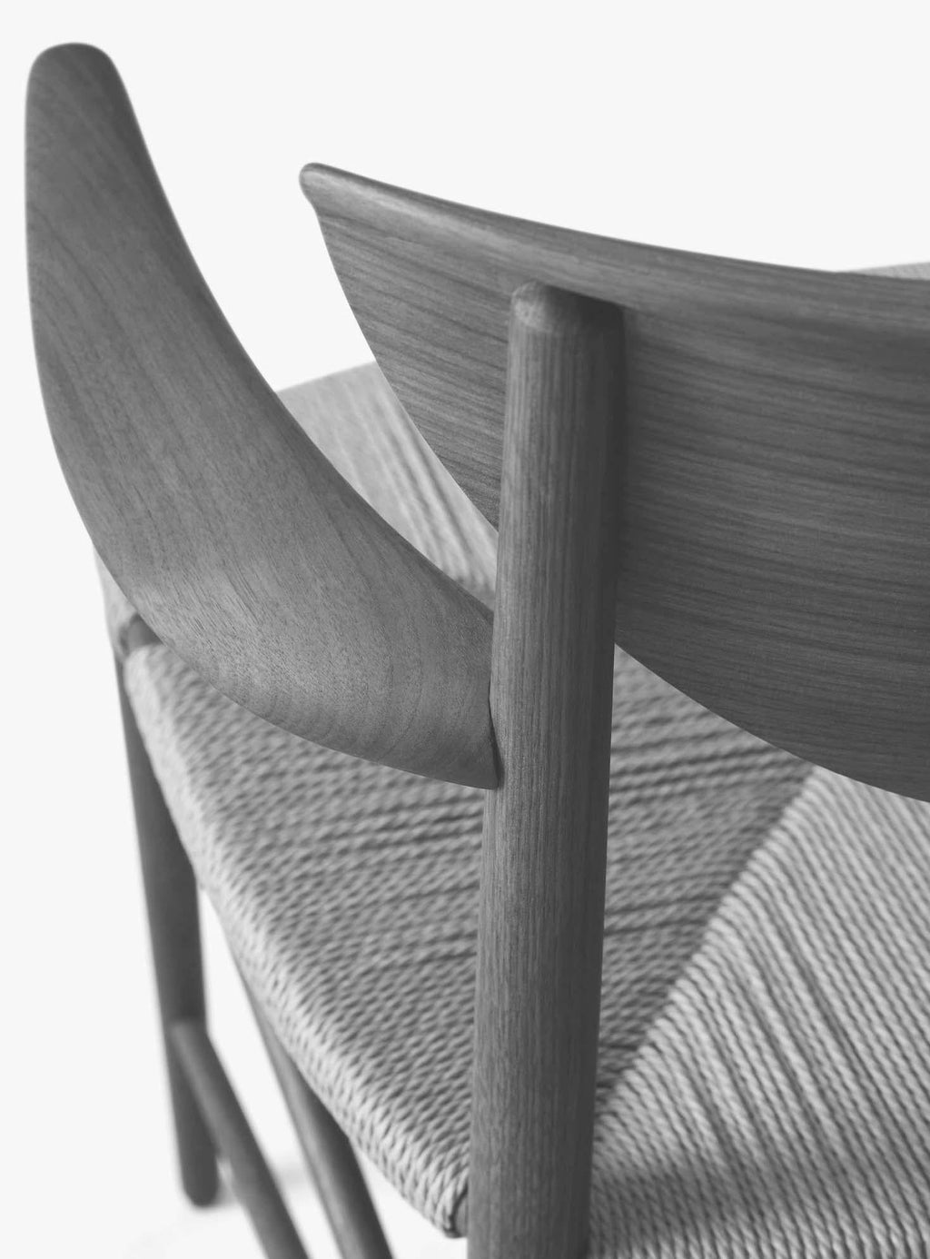 https://a.1stdibscdn.com/drawn-hm4-chair-with-arm-rests-oiled-oak-by-hvidt-mlgaard-for-tradition-for-sale-picture-5/f_51432/f_330905021677838586402/Drawn_HM4_BW_master.jpg