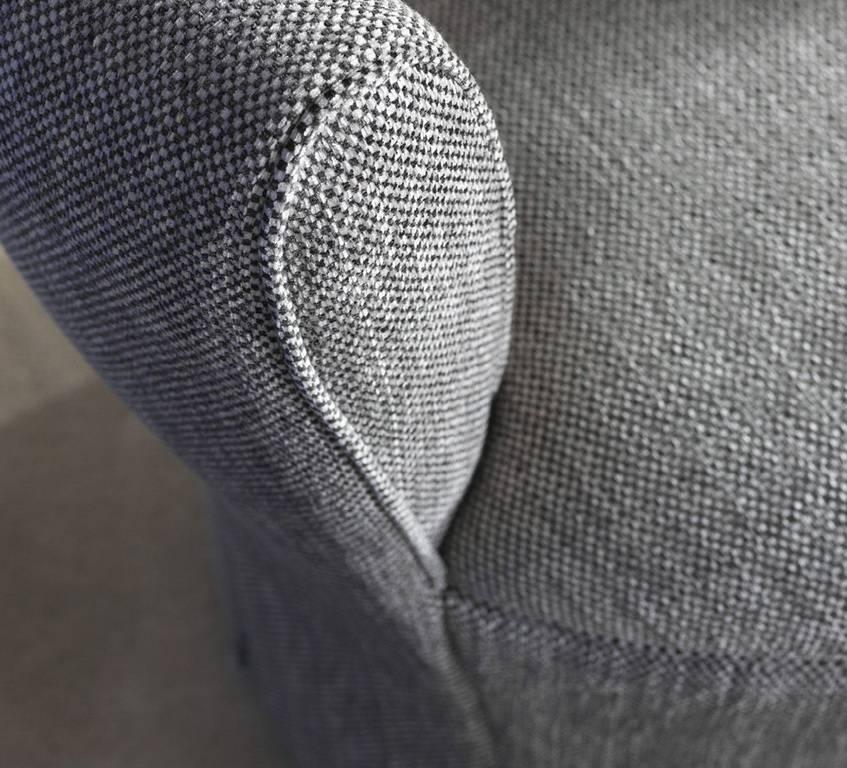 https://a.1stdibscdn.com/archivesE/upload/f_16392/f_83654231507745410325/Driade_Lisa_Armchair_Laudani_Romanelli_Fabric_Leather_84_master.jpg
