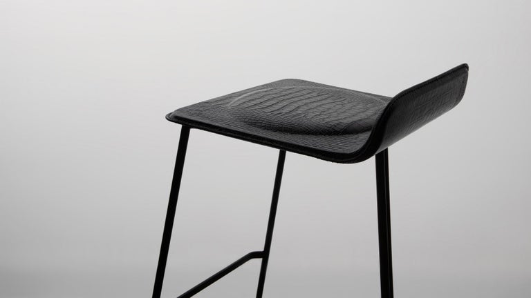 https://a.1stdibscdn.com/high-drops-bar-stool-by-doimo-brasil-for-sale-picture-5/f_12192/f_391464721712321446532/Drops_4__master.jpg?width=768