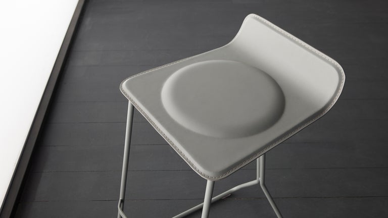 https://a.1stdibscdn.com/high-drops-bar-stool-by-doimo-brasil-for-sale-picture-4/f_12192/f_391464721712321448367/Drops_banqueta_master.jpg?width=768